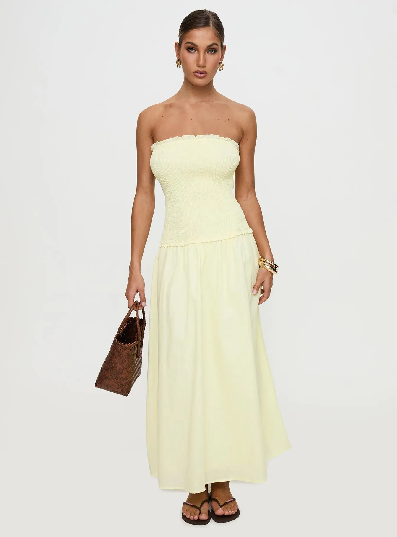 Simple yet chic long dress Tinsie Strapless Maxi Dress Yellow