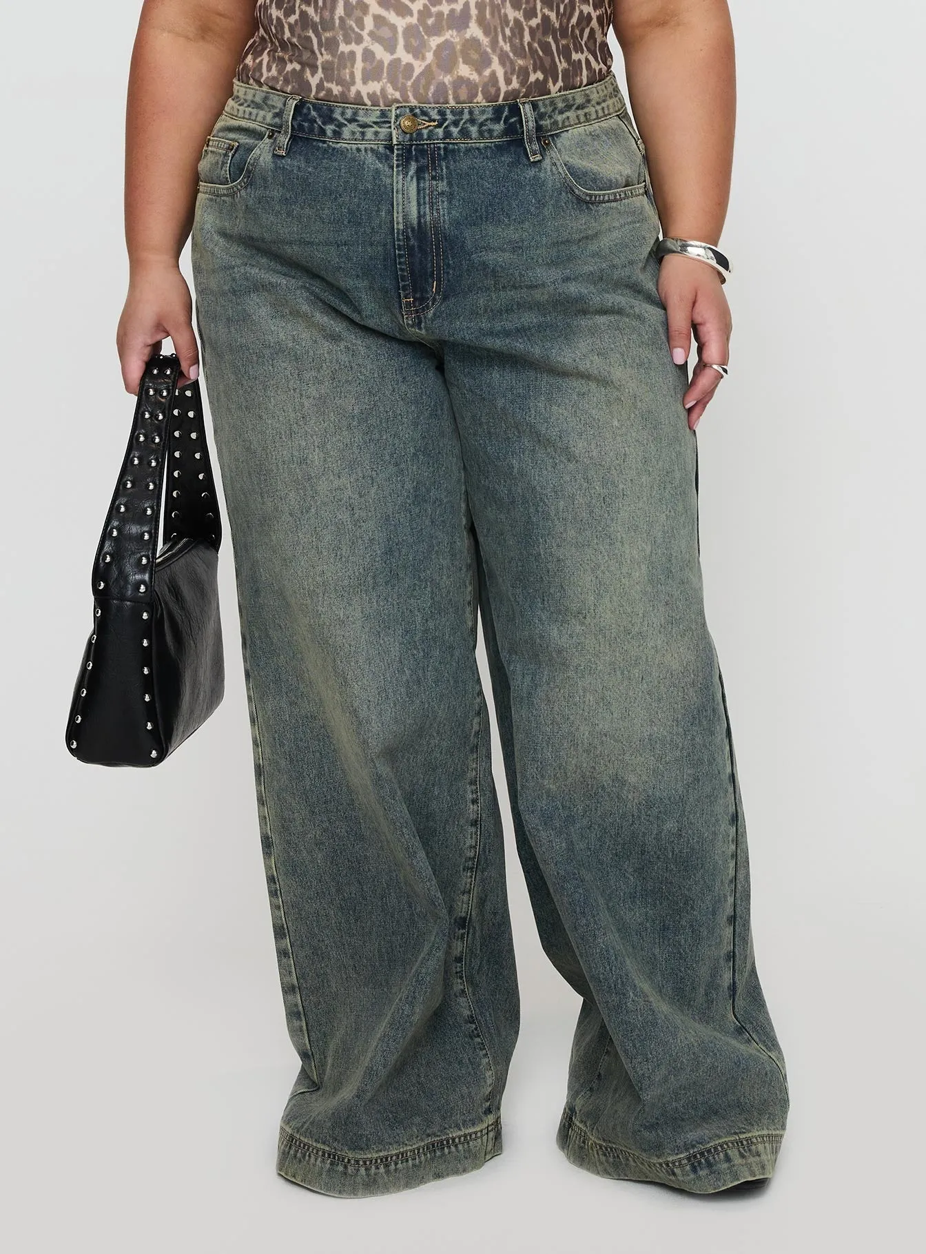 Weekend Warrior Smooth Ribbon Stamp Low Rise Wide Leg Jeans Antique Wash Curve