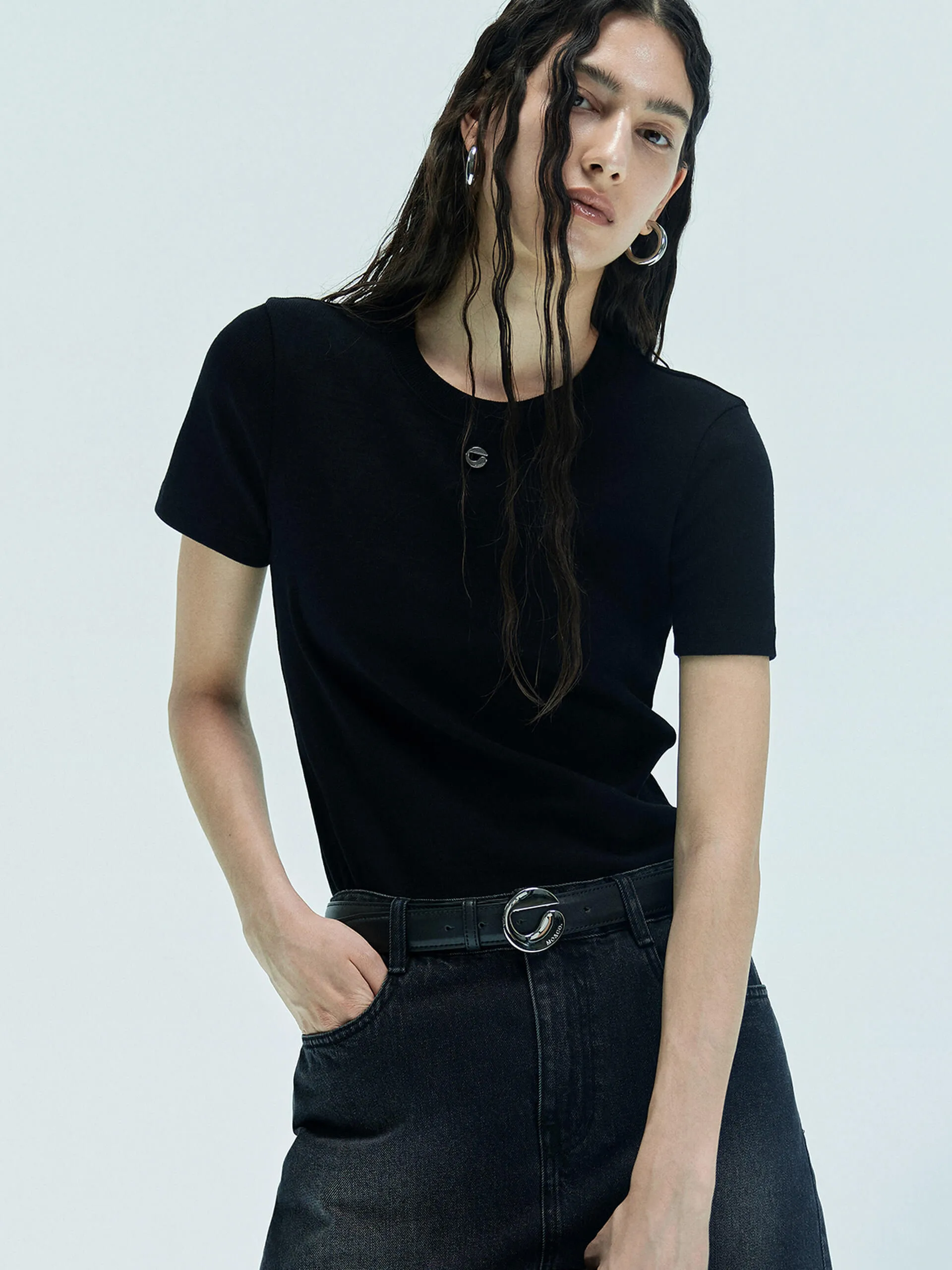 Round Neck Knitted T-shirt Essential layering piece