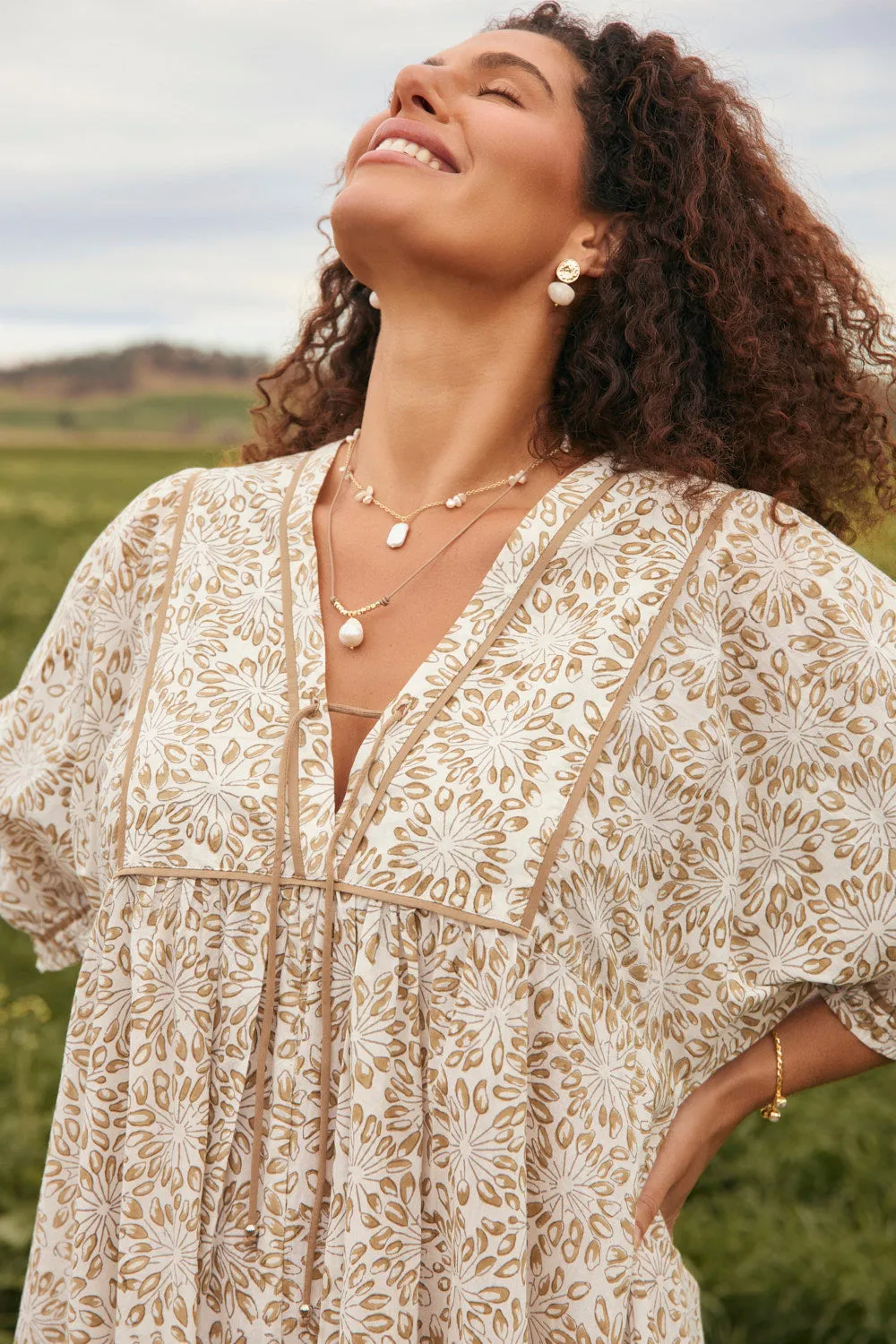 Cairo Billow Sleeve Dress in Savanna Chic Silhouette