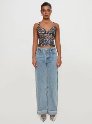 Ollie Mid Rise Straight Leg Jean Light Wash Denim Everyday Fashion Lover
