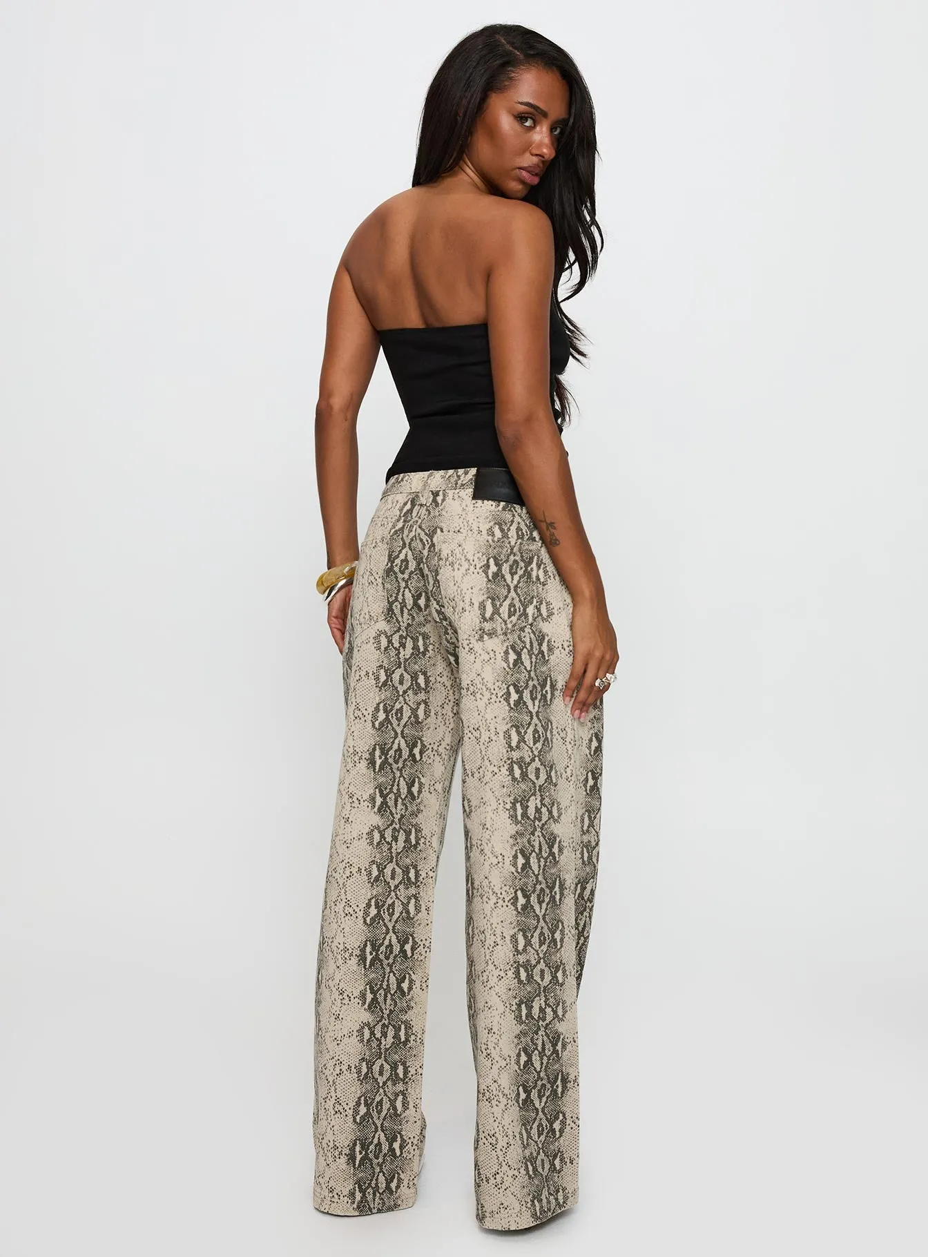 Serpentina Low Rise Straight Leg Jeans Snake Laidback Style Versatile Weekend Style