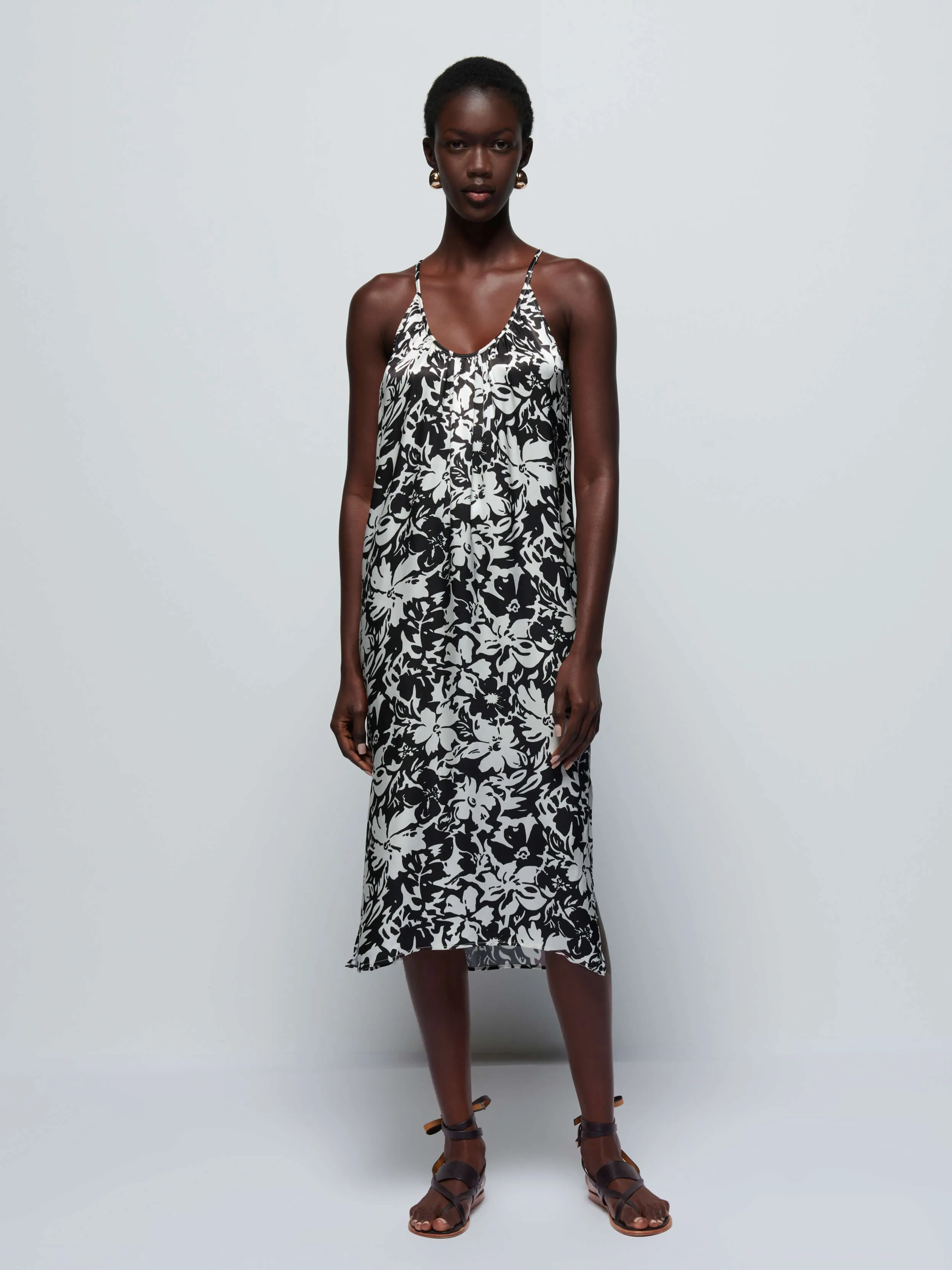 Liliana Dress Polished Comfort Casual weekend midi
