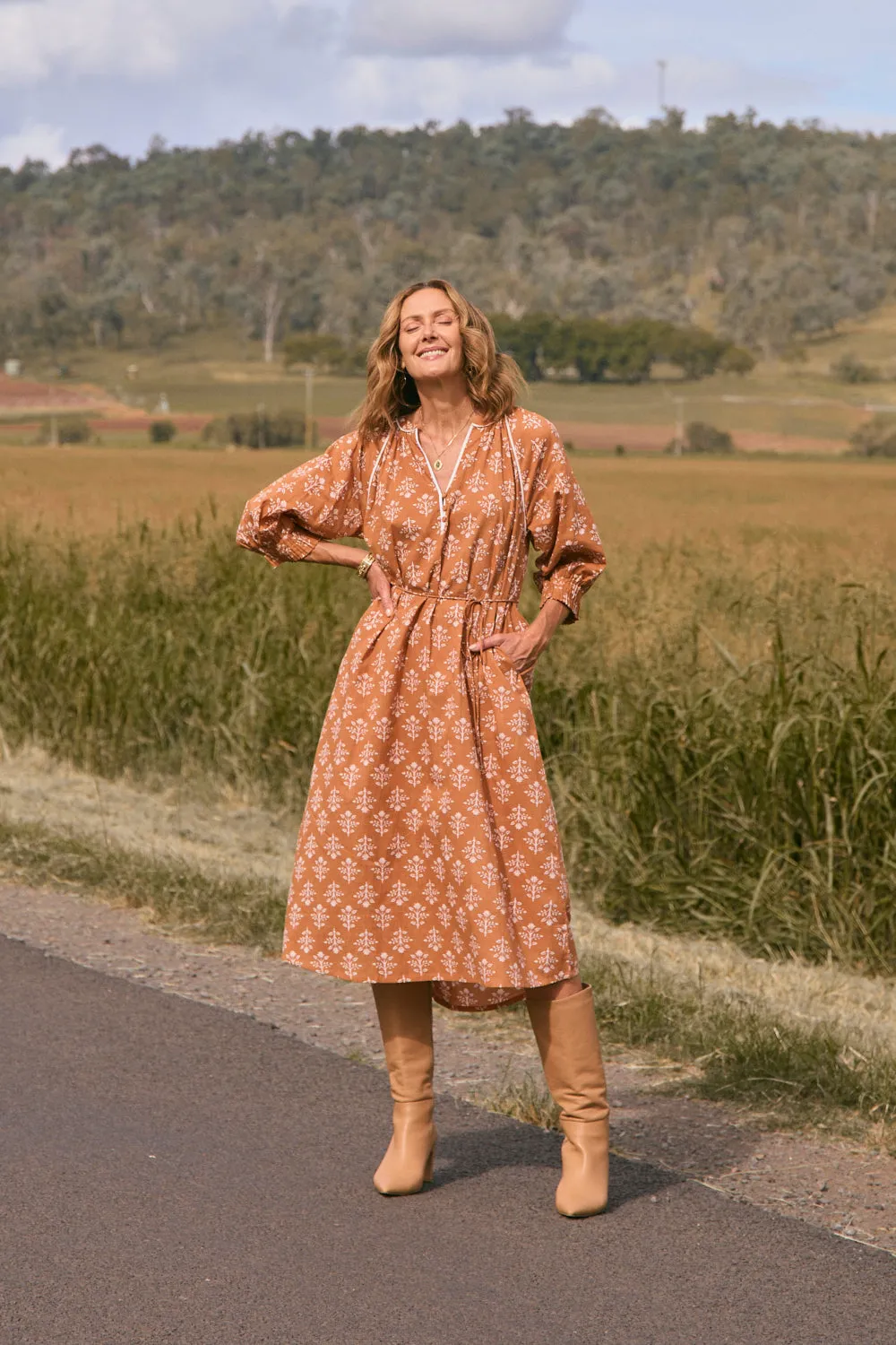 Robin Tunic Dress in Millefiori Resort Stay Classic Style