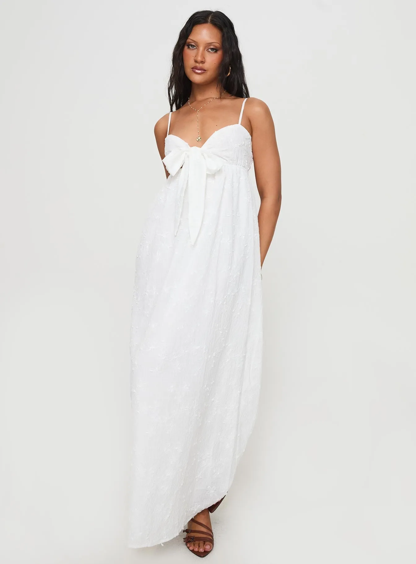 Resort Stay This maxi dress is designed to be worn season after season due to its timeless appeal Granno Maxi Dress White