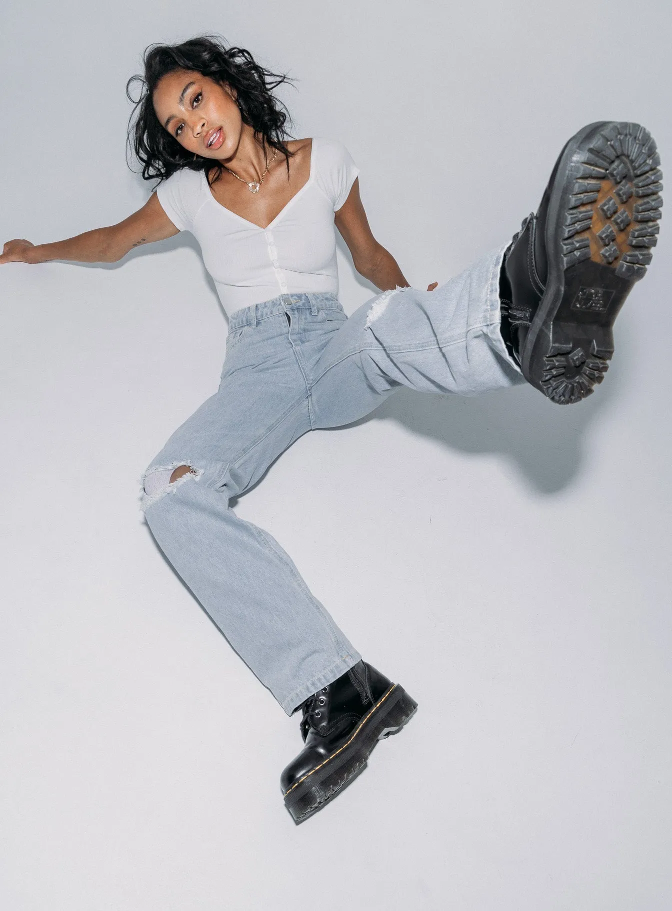 Chill Outfit Streetwear Fan Holiday Vibes Motion Ease Bertie High Rise Wide Leg Jean