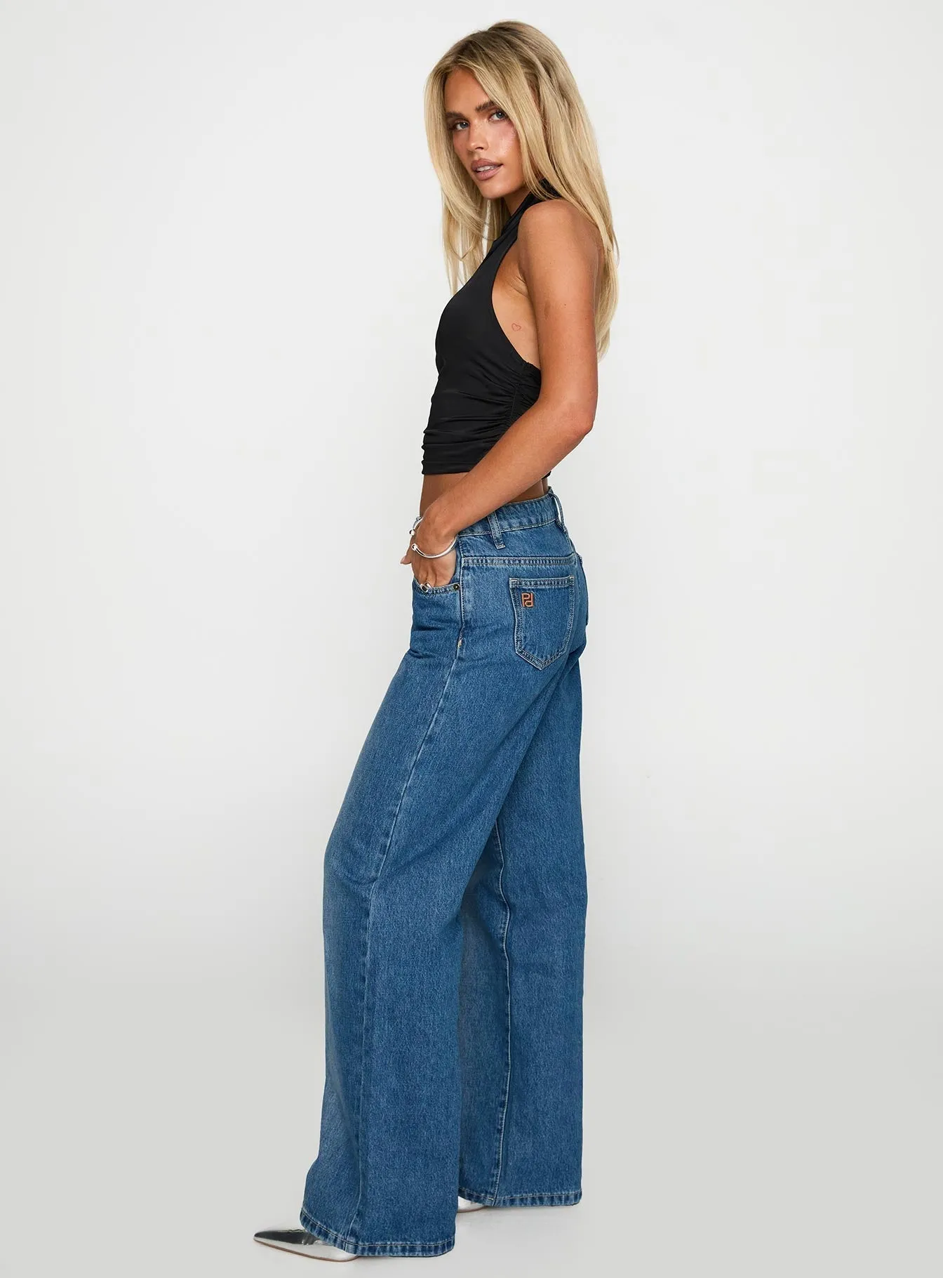 On Sunset Mid Rise Straight Leg Jeans Dark Wash Weekend Uniform Softened Seams