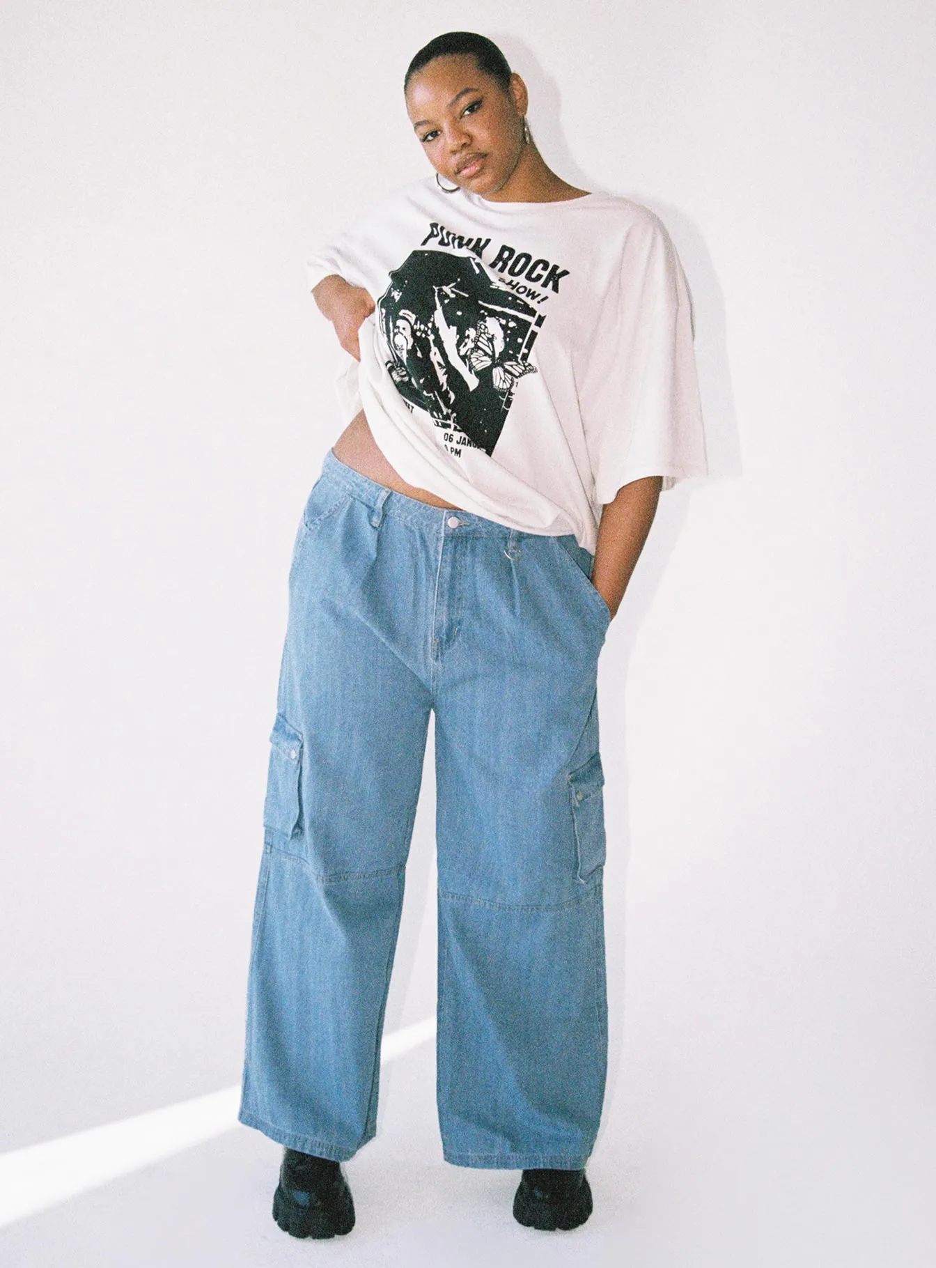 Paige Mid Rise Cargo Jean Denim Curve Laidback Style Essential Basics