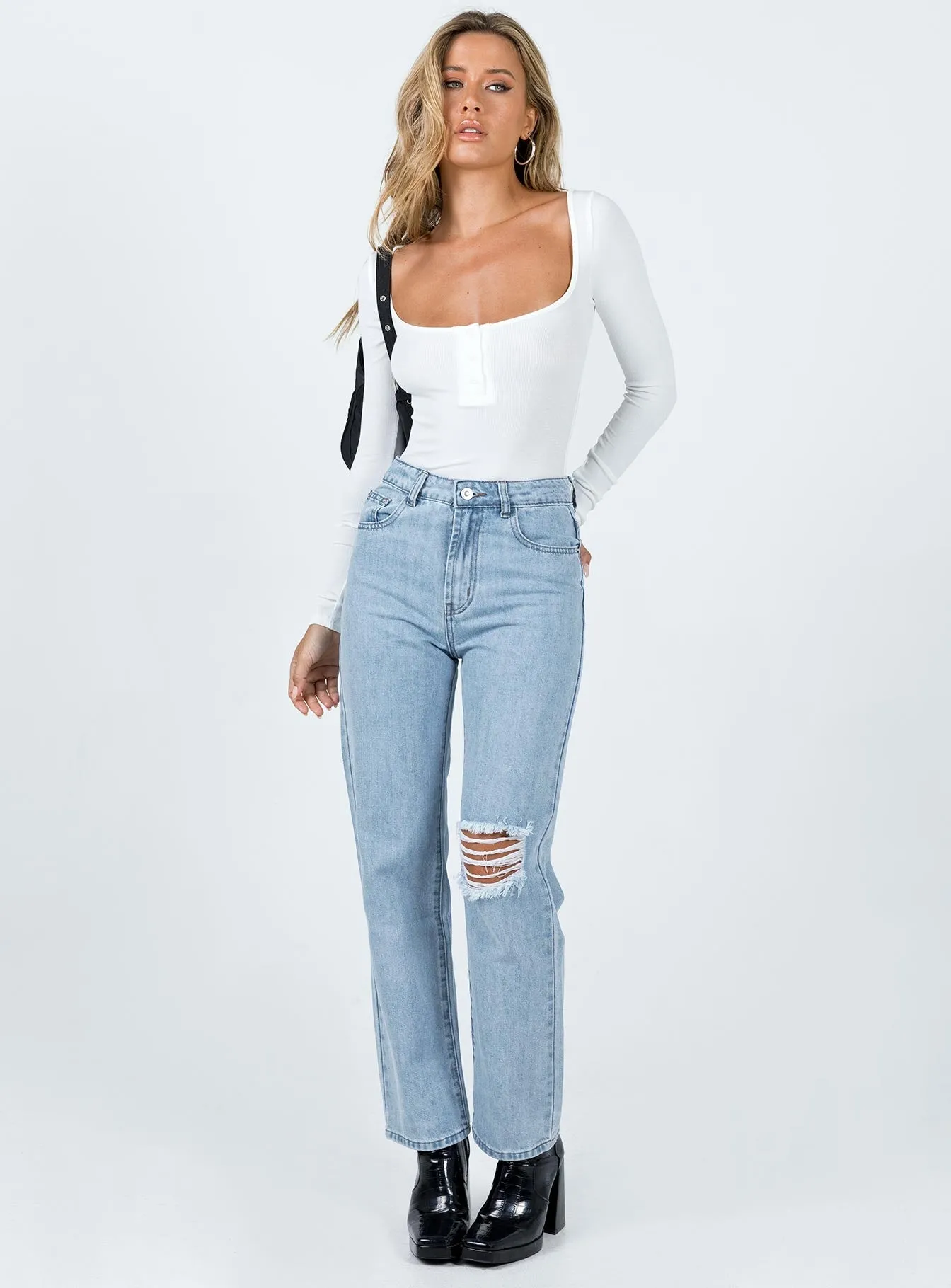 Delmore Straight Leg Jeans Mid Wash Denim Lifestyle Outfit Trusted Outfit