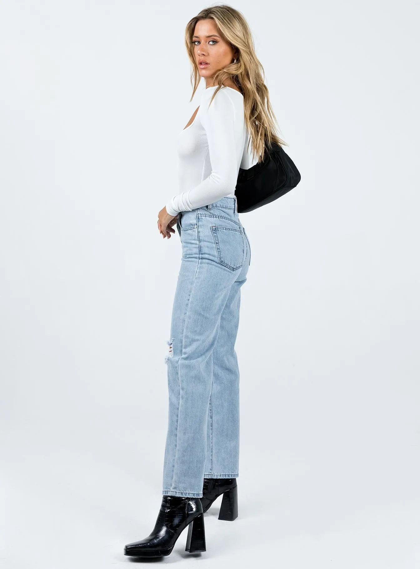 Delmore Straight Leg Jeans Mid Wash Denim Brunch Outfit Night Out Teen Outfit Night Out Party Look