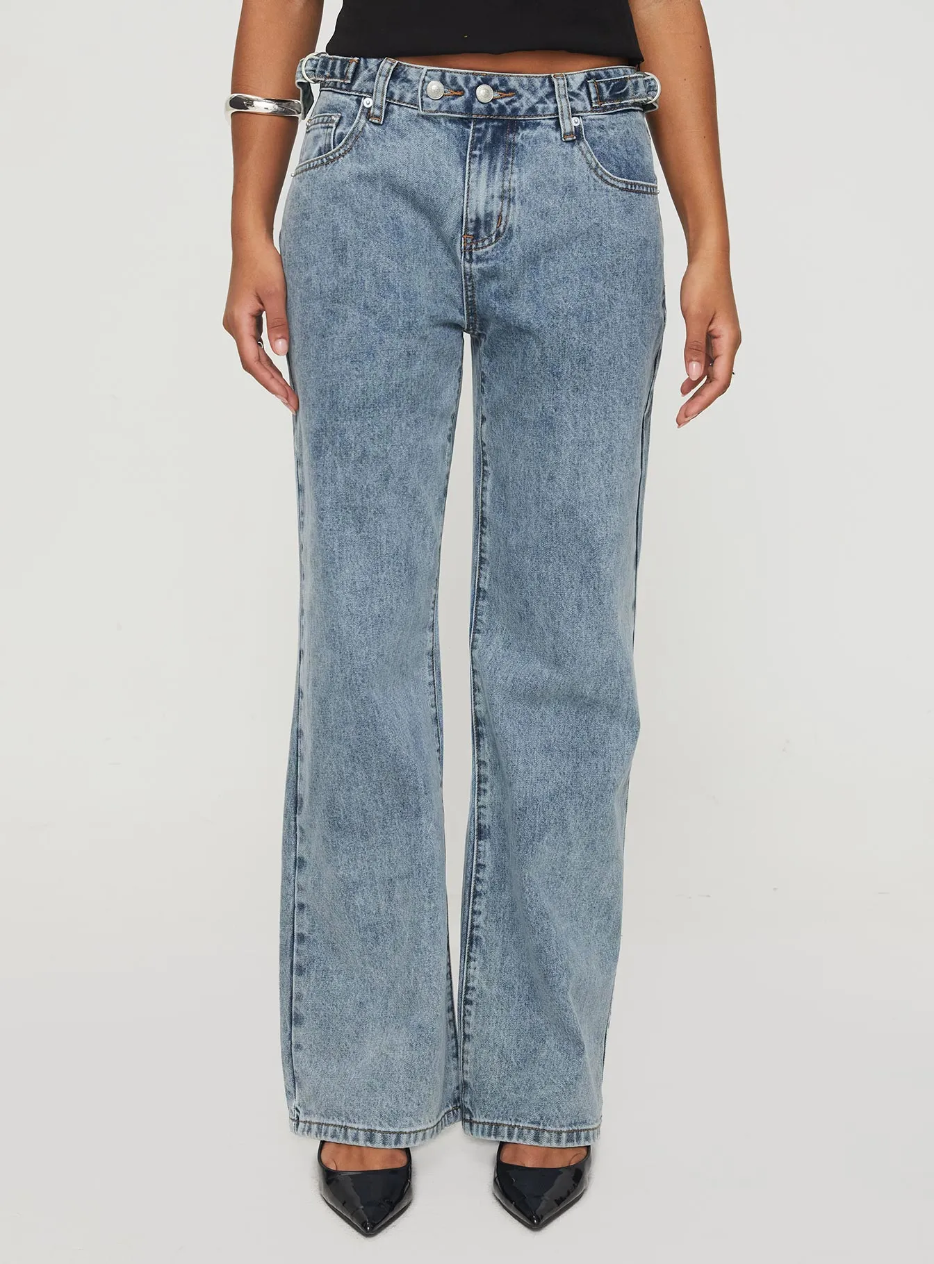 Sidle Low Rise Straight Leg Jeans Light Wash Essential Wardrobe