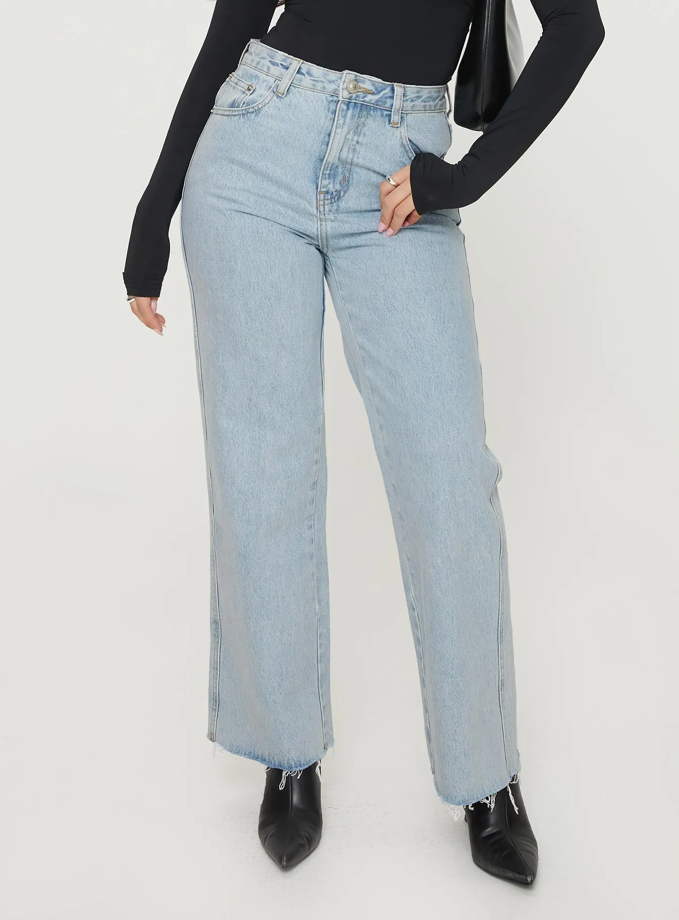 Arlington Straight Leg Denim Jeans Light Wash Petite Travel Light