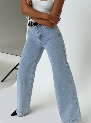 Goldie High Rise Wide Leg Jeans Light Wash Youth Outfit Modern Silhouette