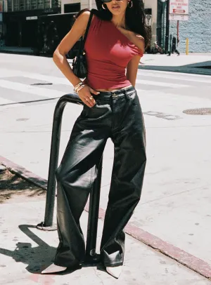 Top Model Jean Onyx Elegant Minimalist Outdoor Adventure