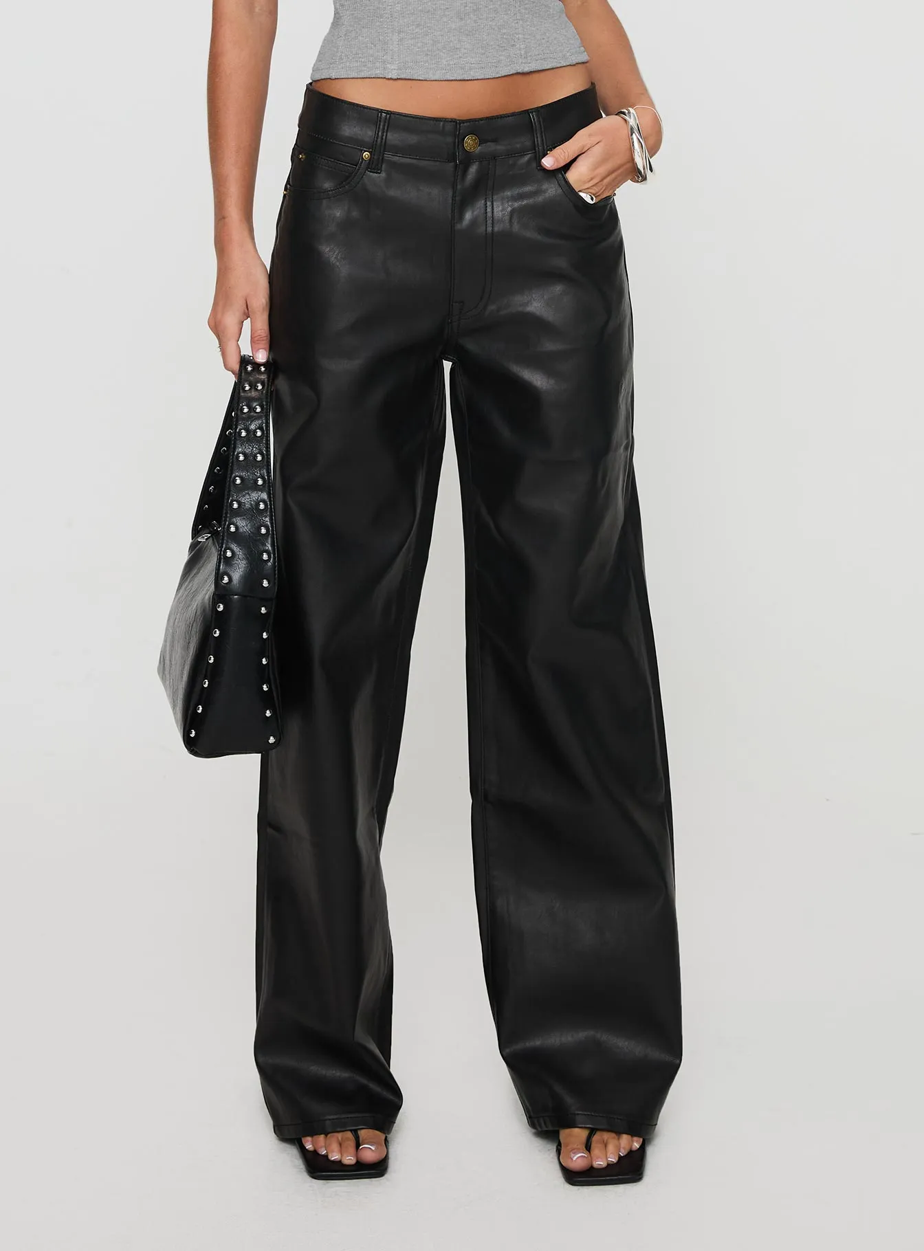 Top Model Jean Onyx Festival Outfit Everyday Essential Layer