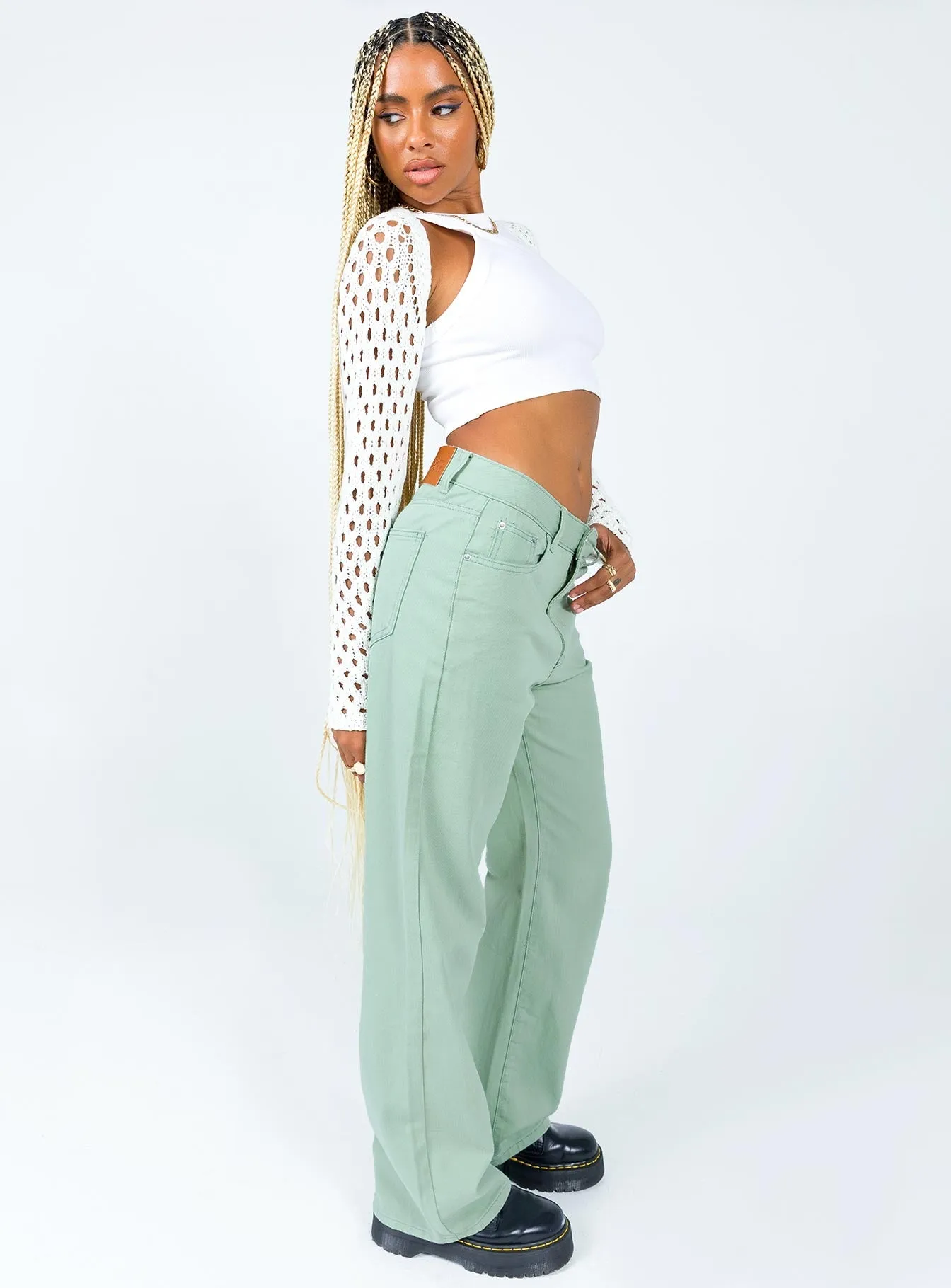 Lester Mom Jeans Sage Green Sustainable Manufacturing Sporty Look