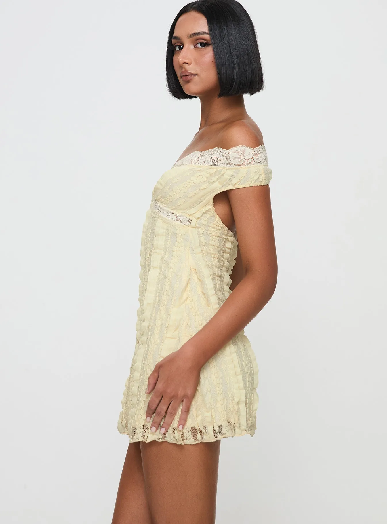 Casual Day Look Shine Pop Bonnin Off The Shoulder Lace Mini Dress Yellow