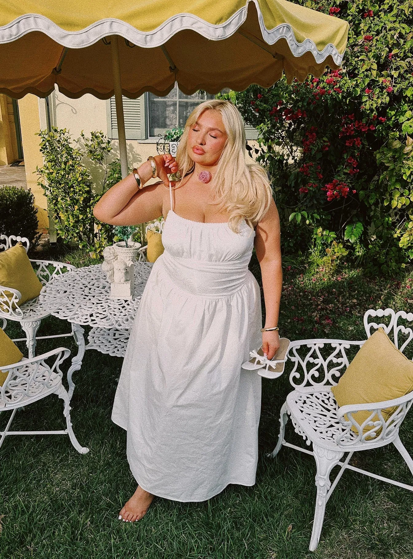 Urban View Naria Maxi Dress White Curve