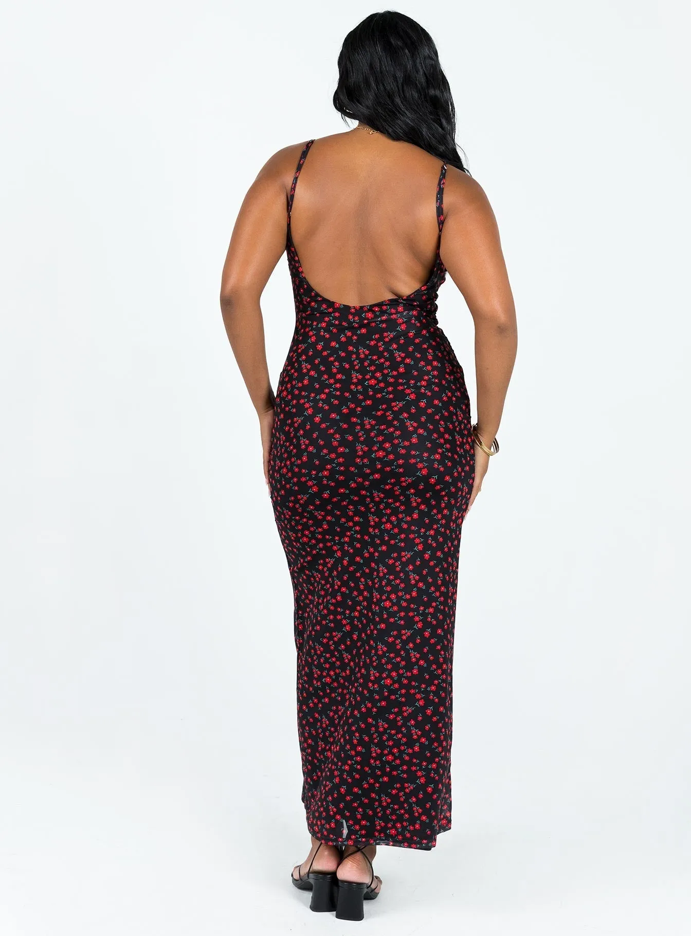 Its elegant silhouette adds a touch of sophistication to your everyday look Knox Maxi Dress Black / Red Floral