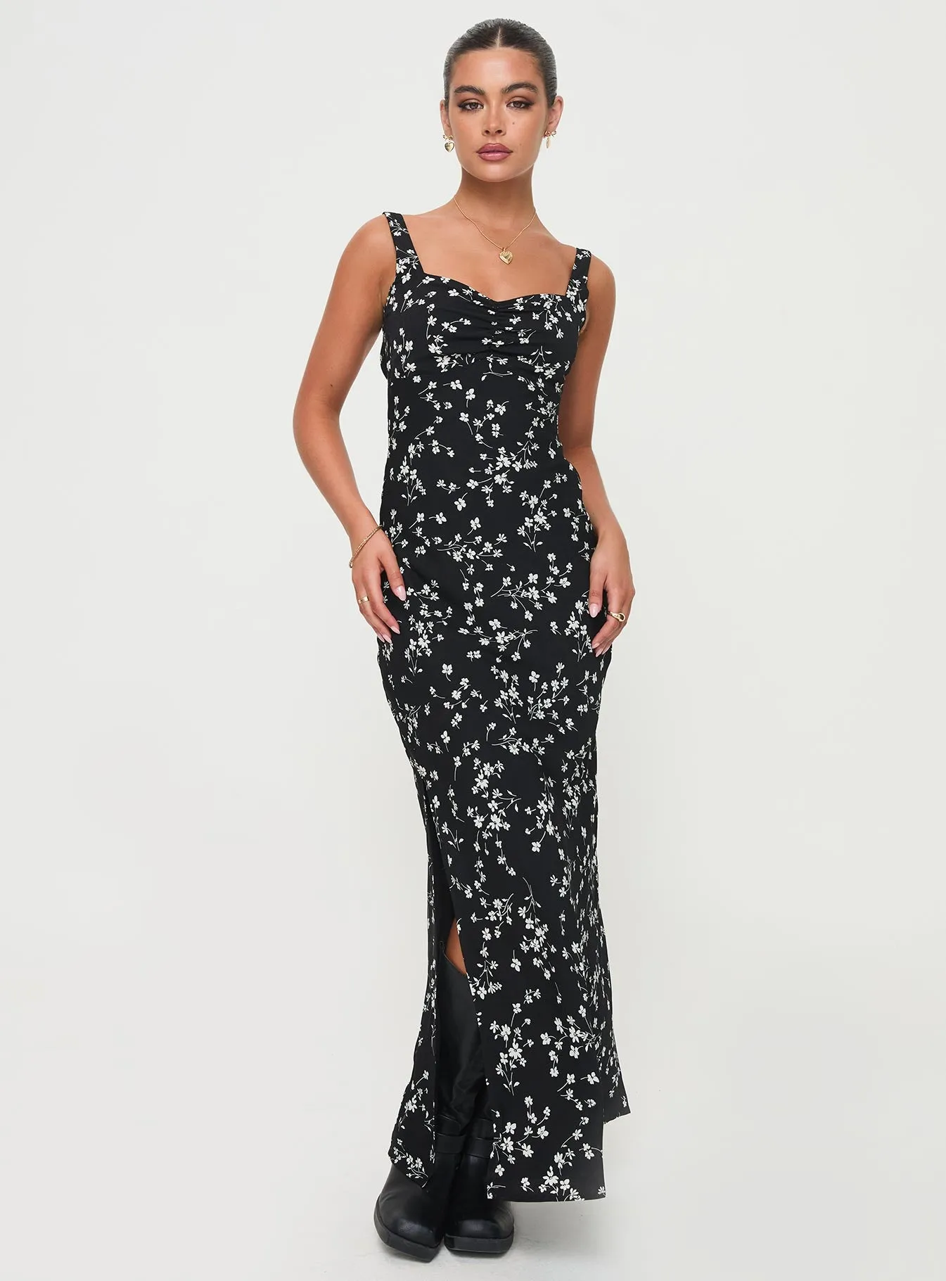 Stream Path Mahlari Maxi Dress Black / Floral
