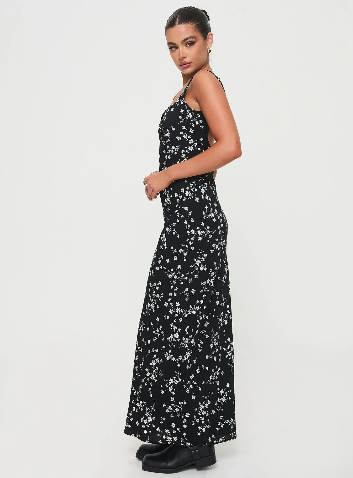 Mahlari Maxi Dress Black / Floral Black Chic Island Mood