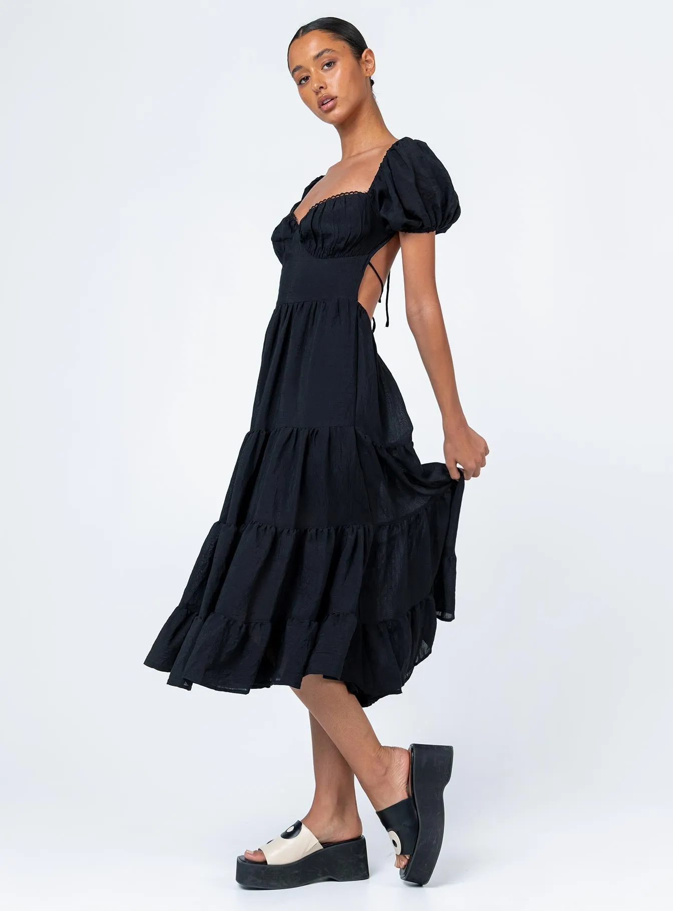 Danny Midi Dress Black The lightweight fabric of this dress ensures it is breathable and comfortable in any weather