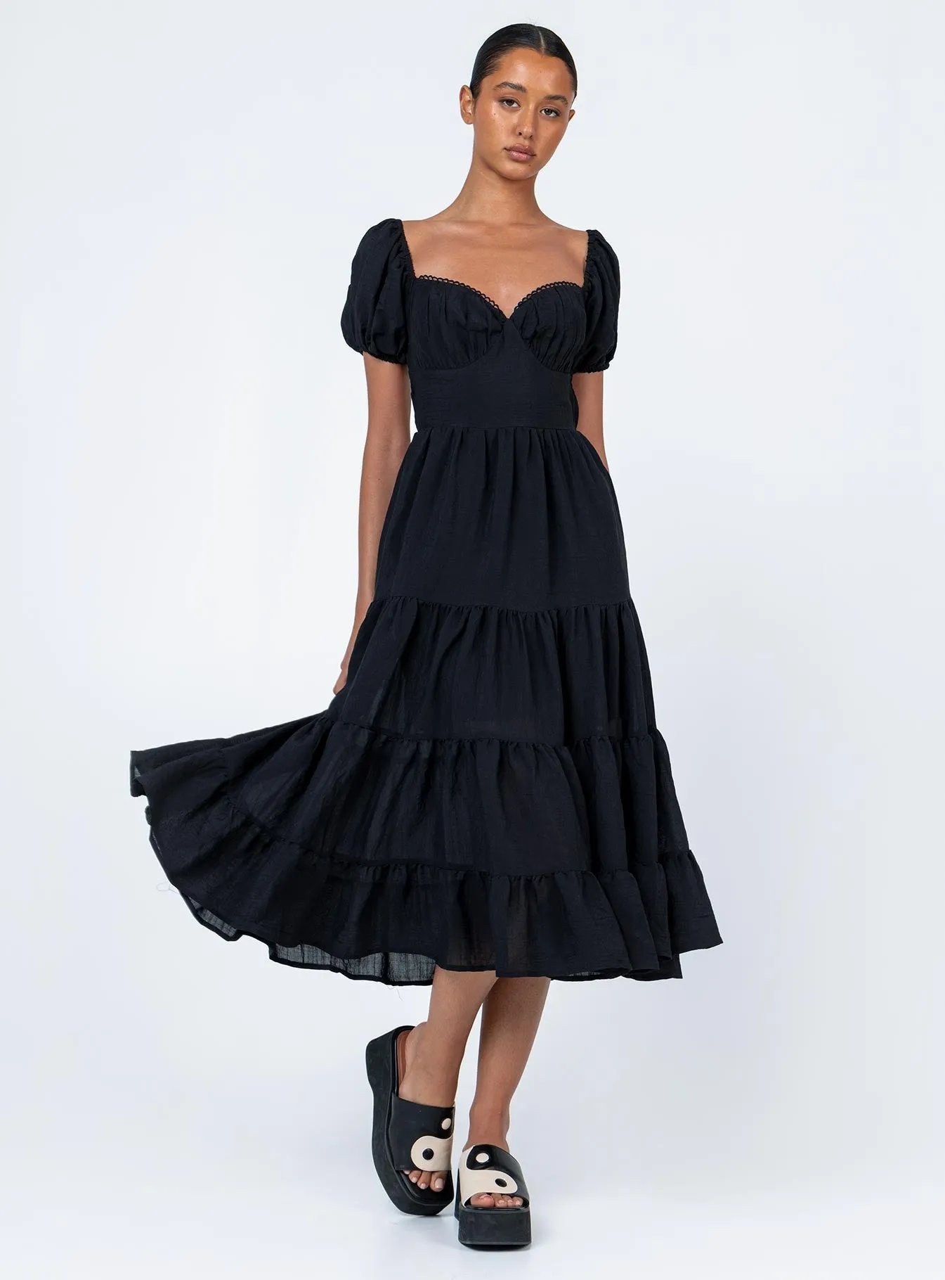 Danny Midi Dress Black This maxi dress is designed to be worn season after season due to its timeless appeal