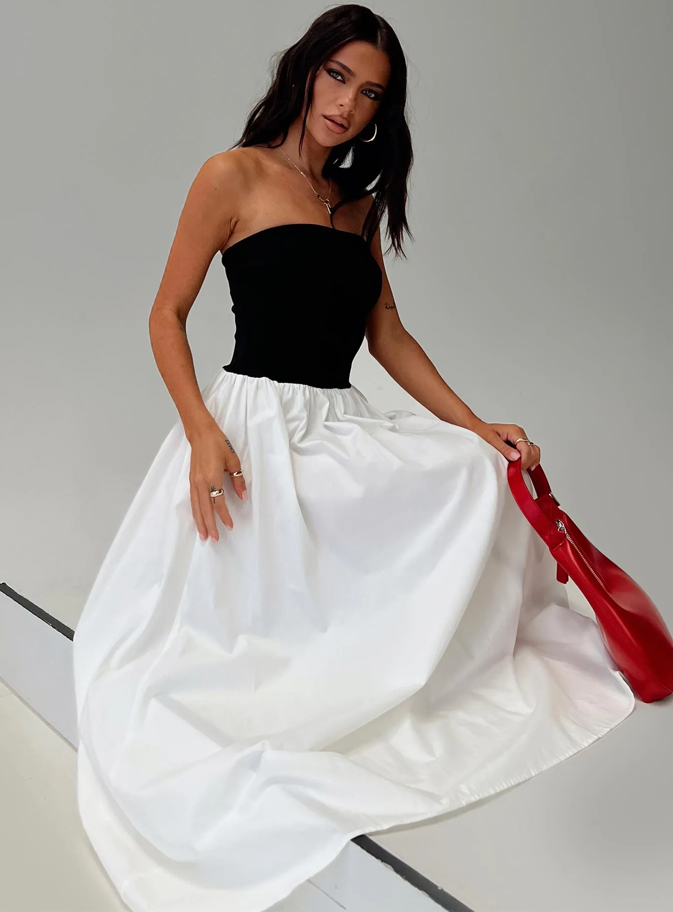 Photo Time Canvas Glow Rhett Maxi Dress Black / White