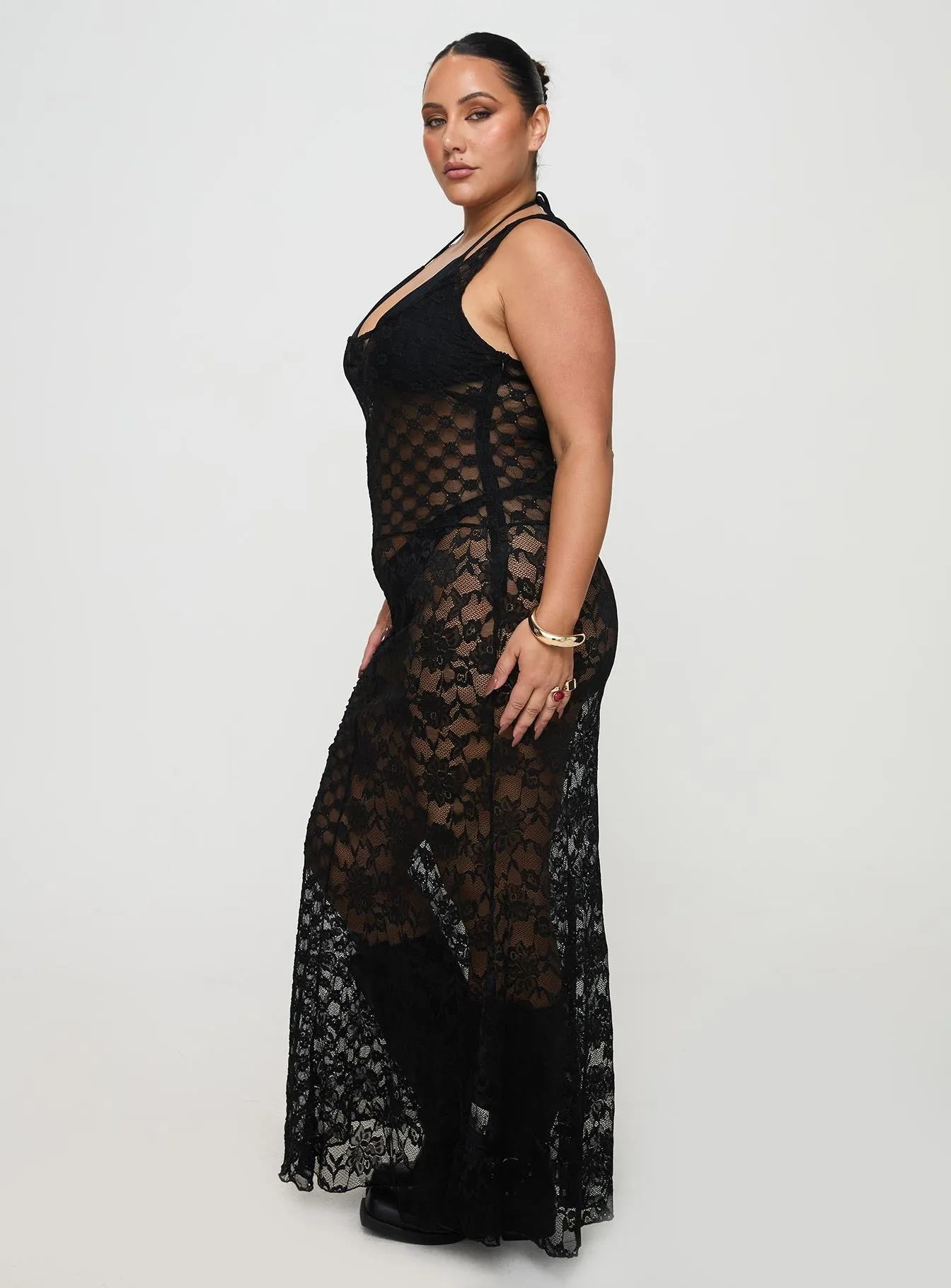 Ideal for both warm and cool weather this dress is a year-round wardrobe staple Effortless chic full-length dress Zhara Lace Dress Black Curve