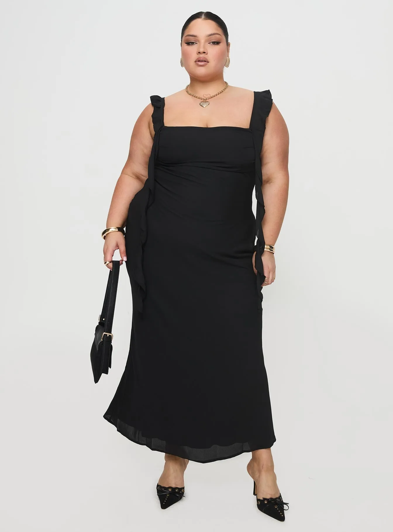 Its versatile length ensures it can be worn for a variety of occasions from casual to formal Lanai Maxi Dress Black Curve