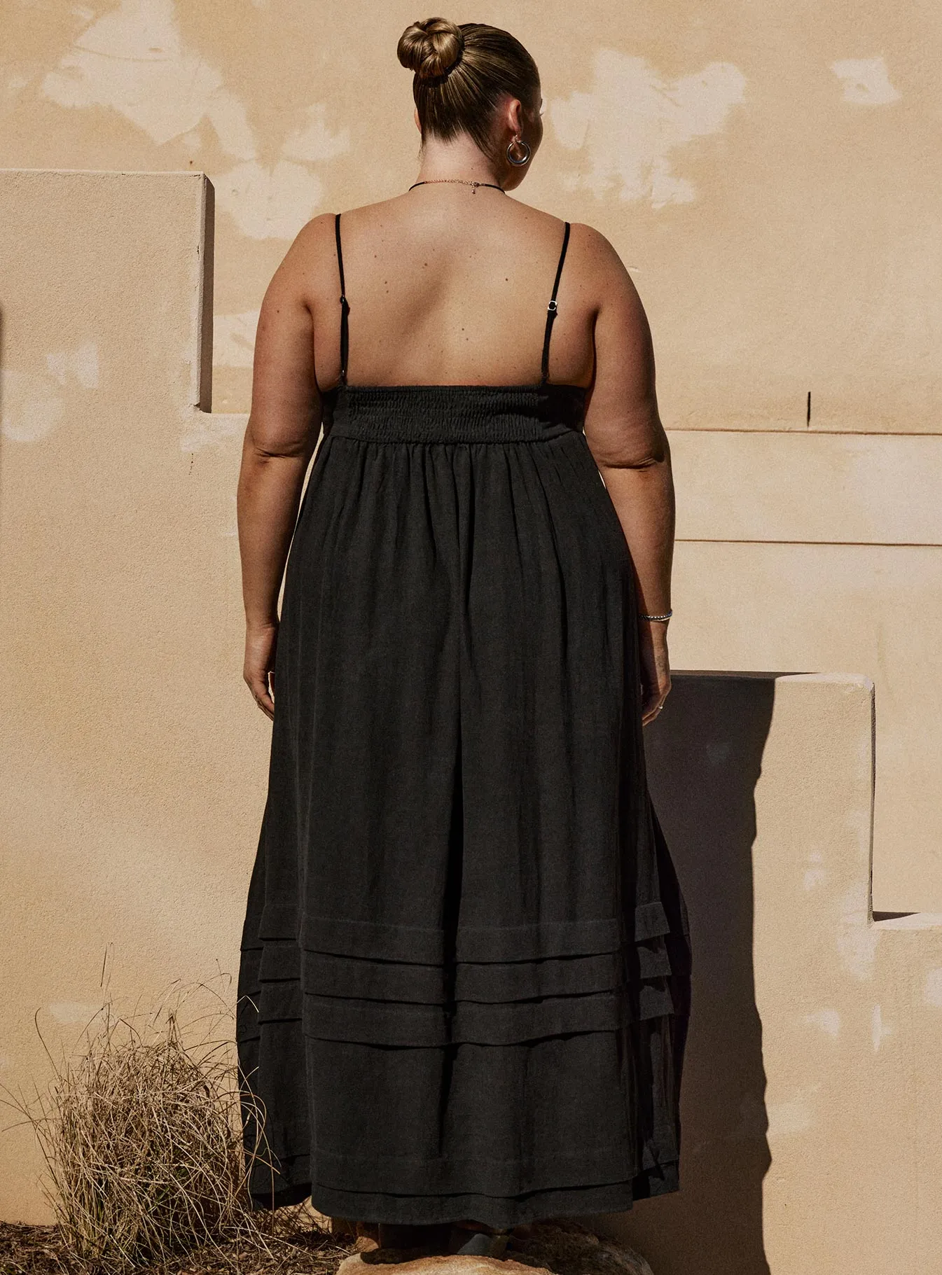 Milden Linen Blend Maxi Dress Black Curve Stylish spring maxi