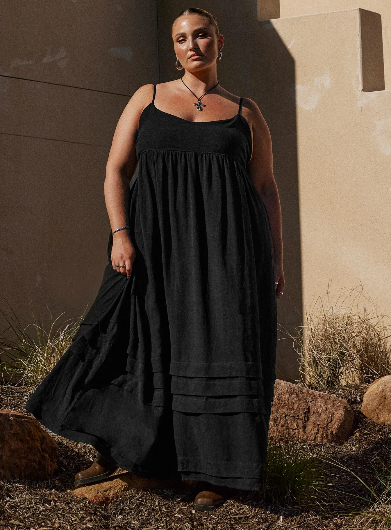 Milden Linen Blend Maxi Dress Black Curve Ombre Shade Meadow Air