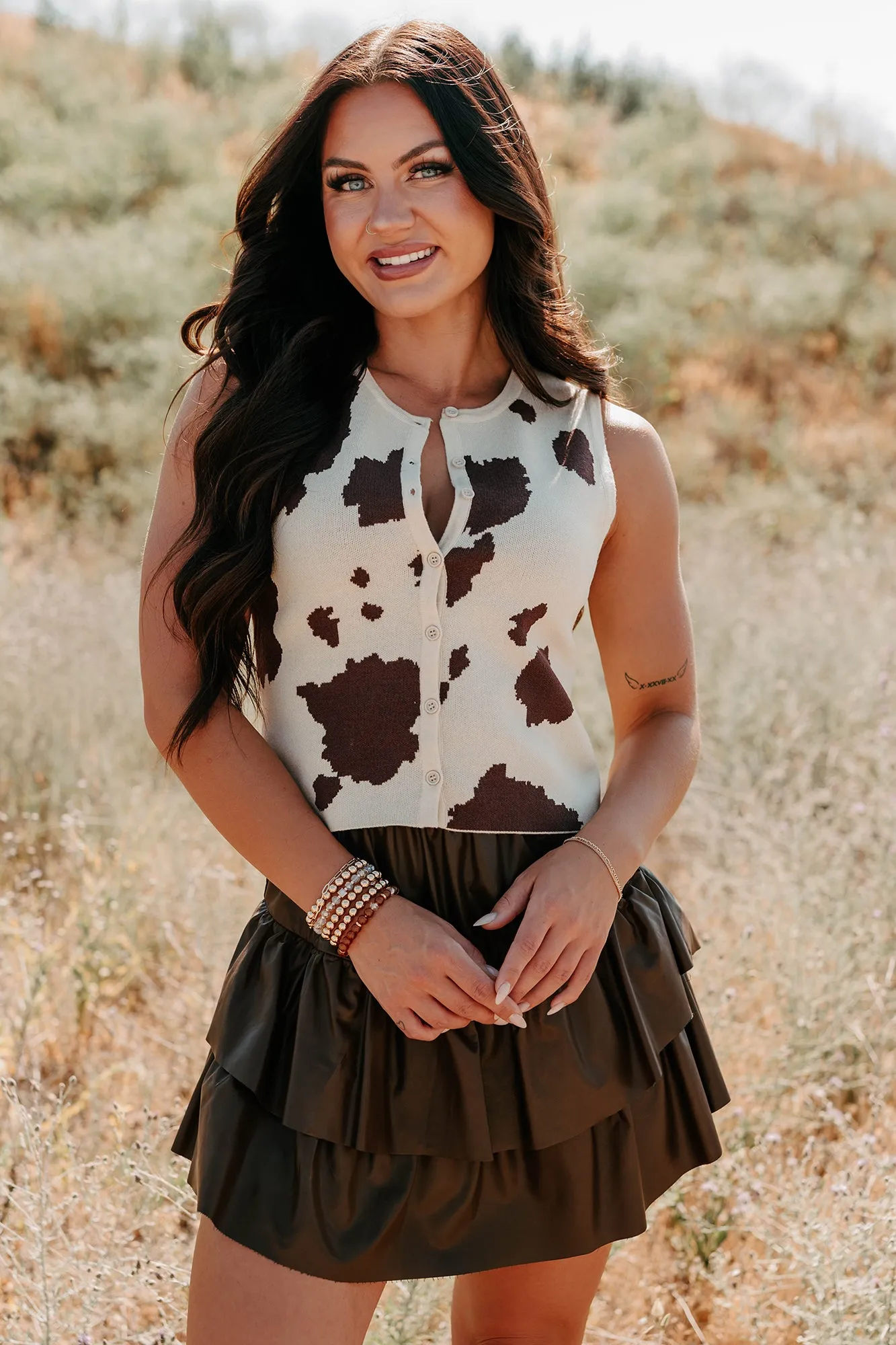 military base Rodeo Glow Sleeveless Cow Print Top (Beige/Brown)