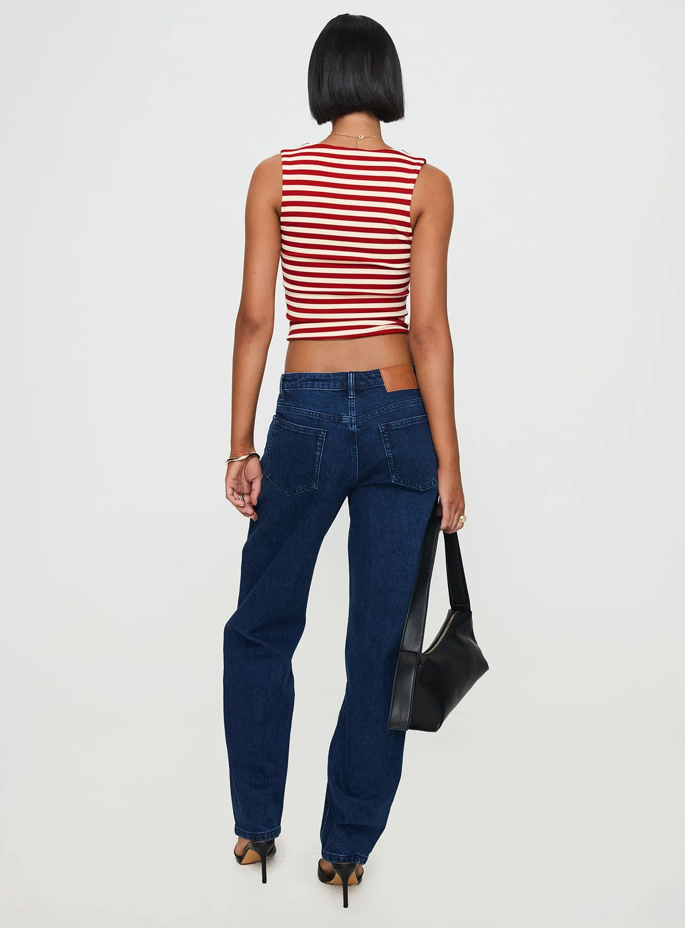 Minimalist Rainy Day Vintage Lover Britta Mid Rise Tapered Leg Jeans Dark Wash