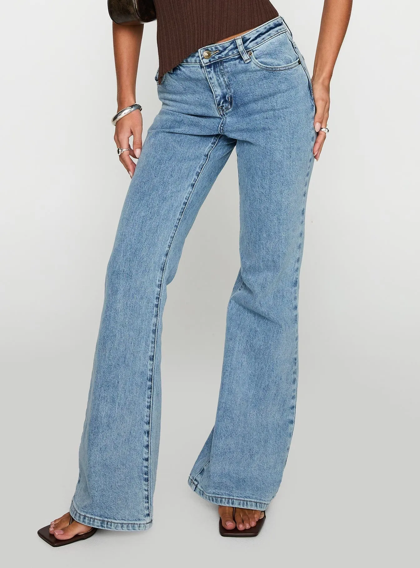 Weekend Vibes Casual Wear Magic Mirror Mid Rise Bootleg Jeans Ice Wash