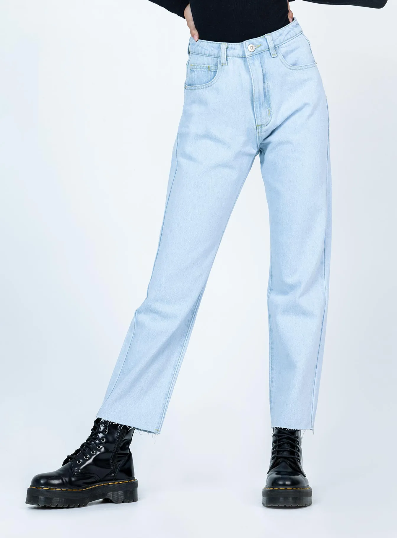 Harrow Straight Leg Denim Jeans Spring Mood Bold Look Relaxed Style Neutral