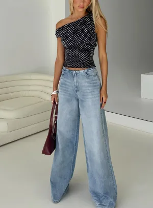 Bowe Low Rise Wide Leg Jeans Blue Light Outfit