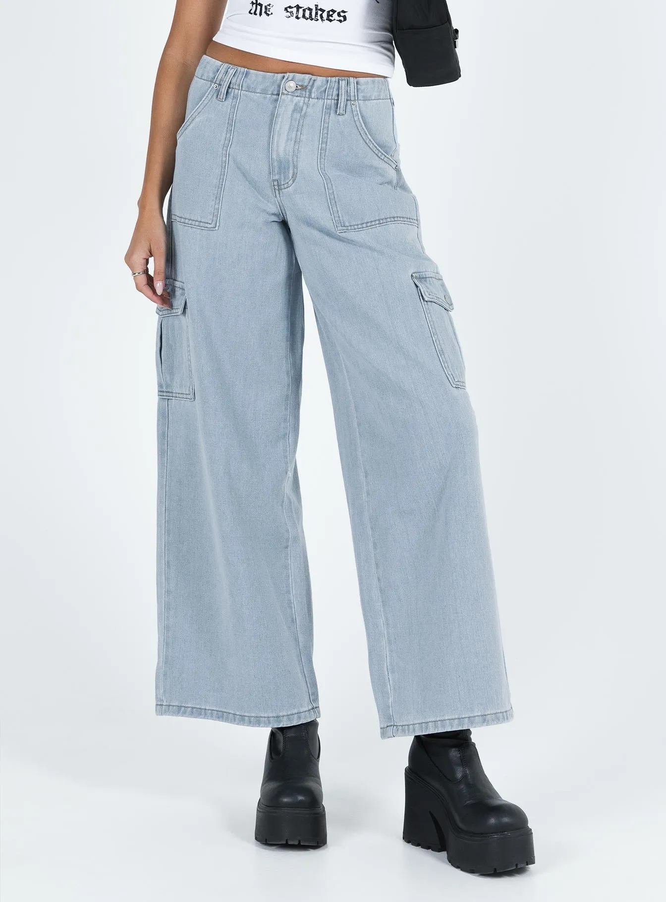 Adrianne Wide Leg Cargo Jeans Light Wash Denim Minimalist Pocket Layout