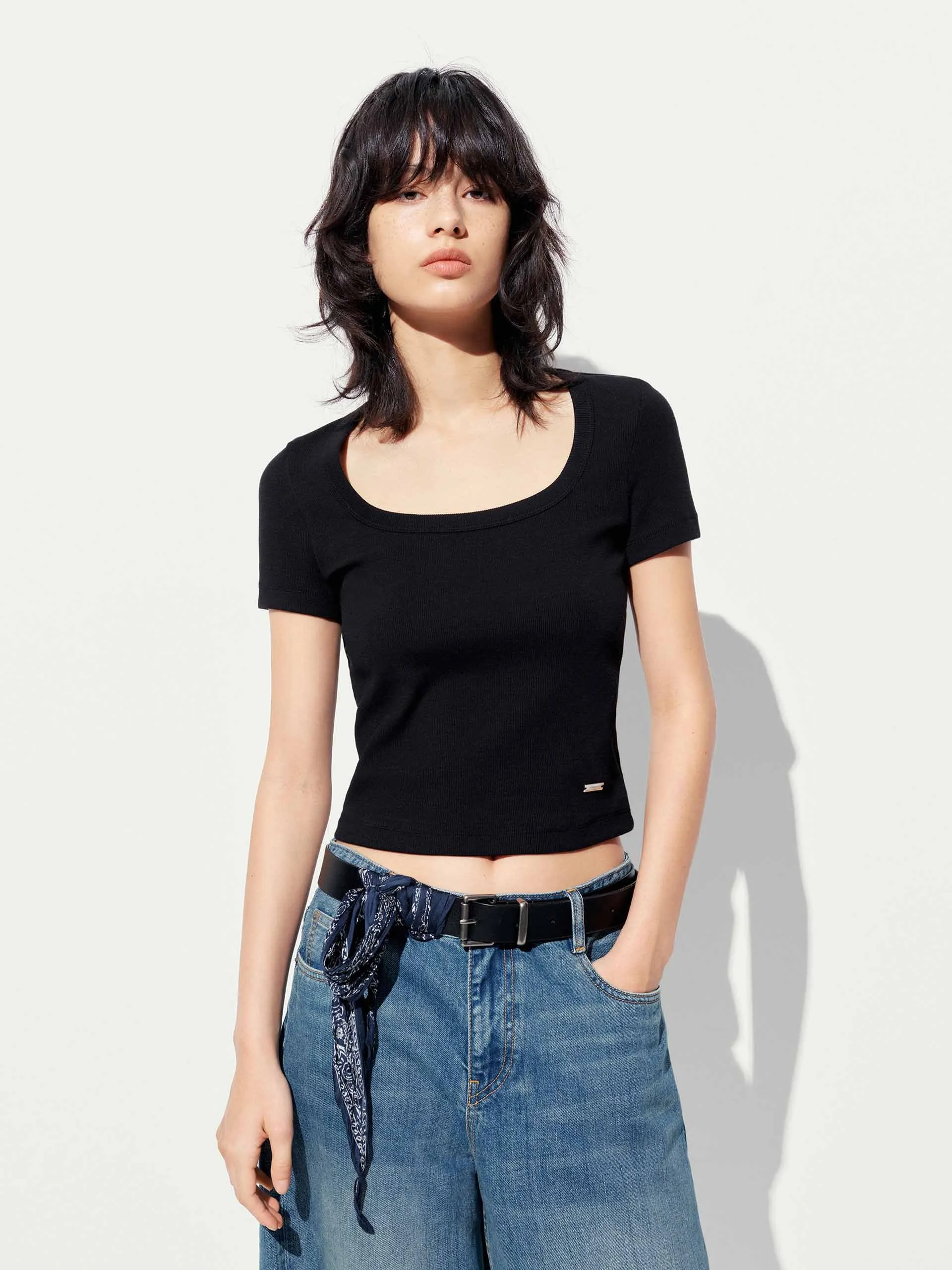 V-Neck Cool and Comfortable Slim Fit Square Collar T-shirt