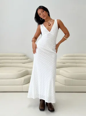 Drift Sand The lightweight fabric of this dress ensures comfort throughout the day without compromising style Nellie Maxi Dress White