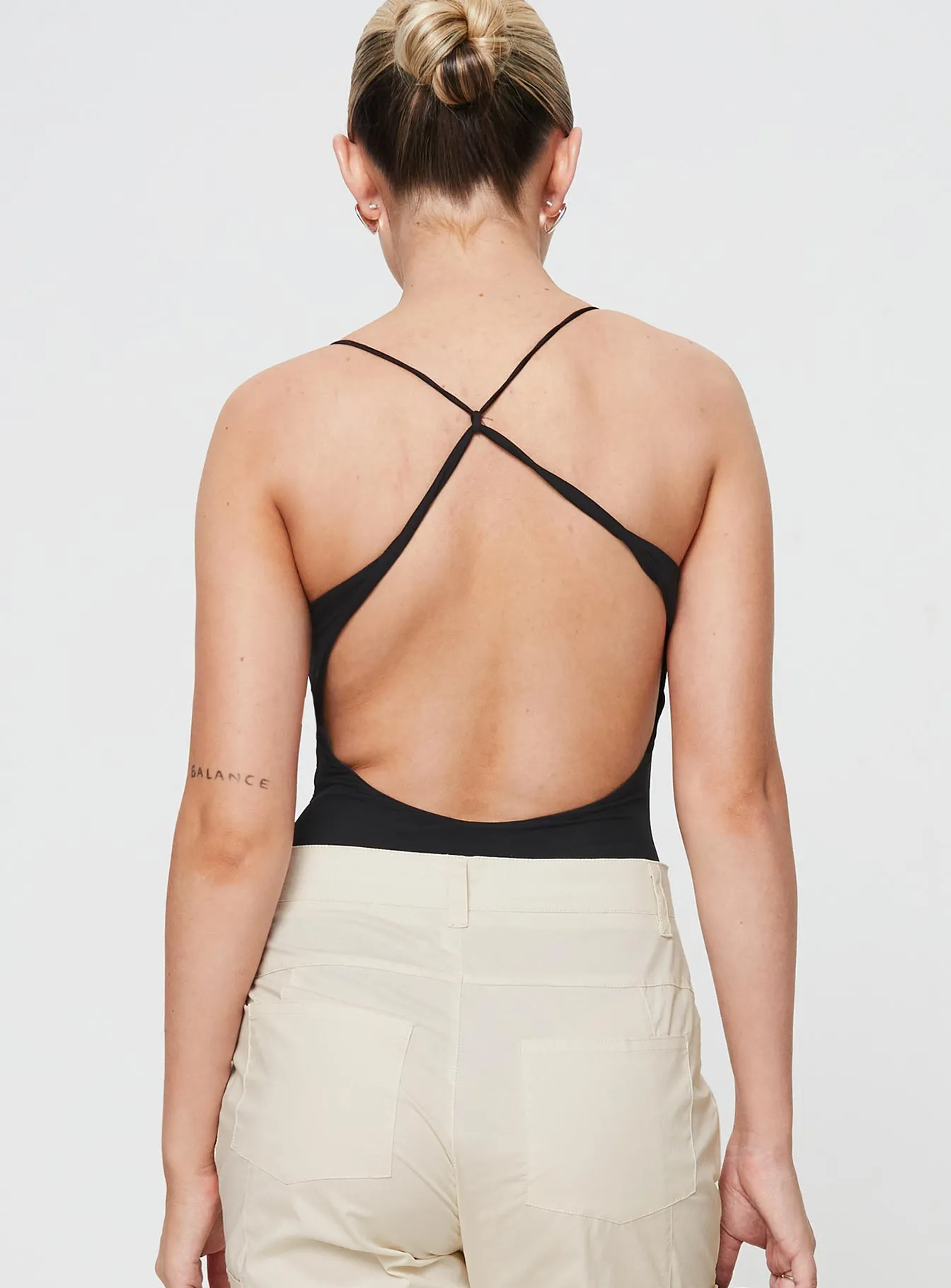 Wheller Open Back Bodysuit Black Relax Modern
