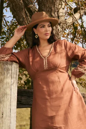 Modern Muse Farrah Linen Long Sleeve Dress in Rum Caramel