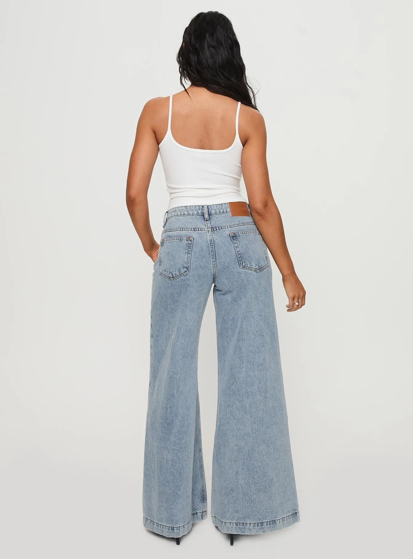Toby Low Rise Baggy Jeans Light Wash Chill Style