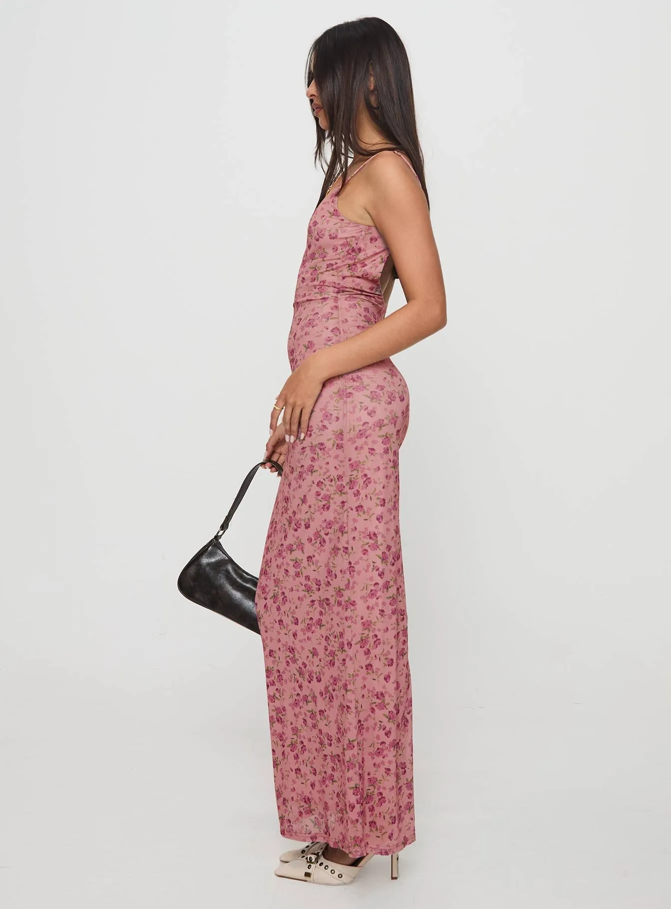Kastin Maxi Dress Pink Floral Puff Sleeve The soft fabric of this maxi dress provides a luxurious feel while remaining comfortable