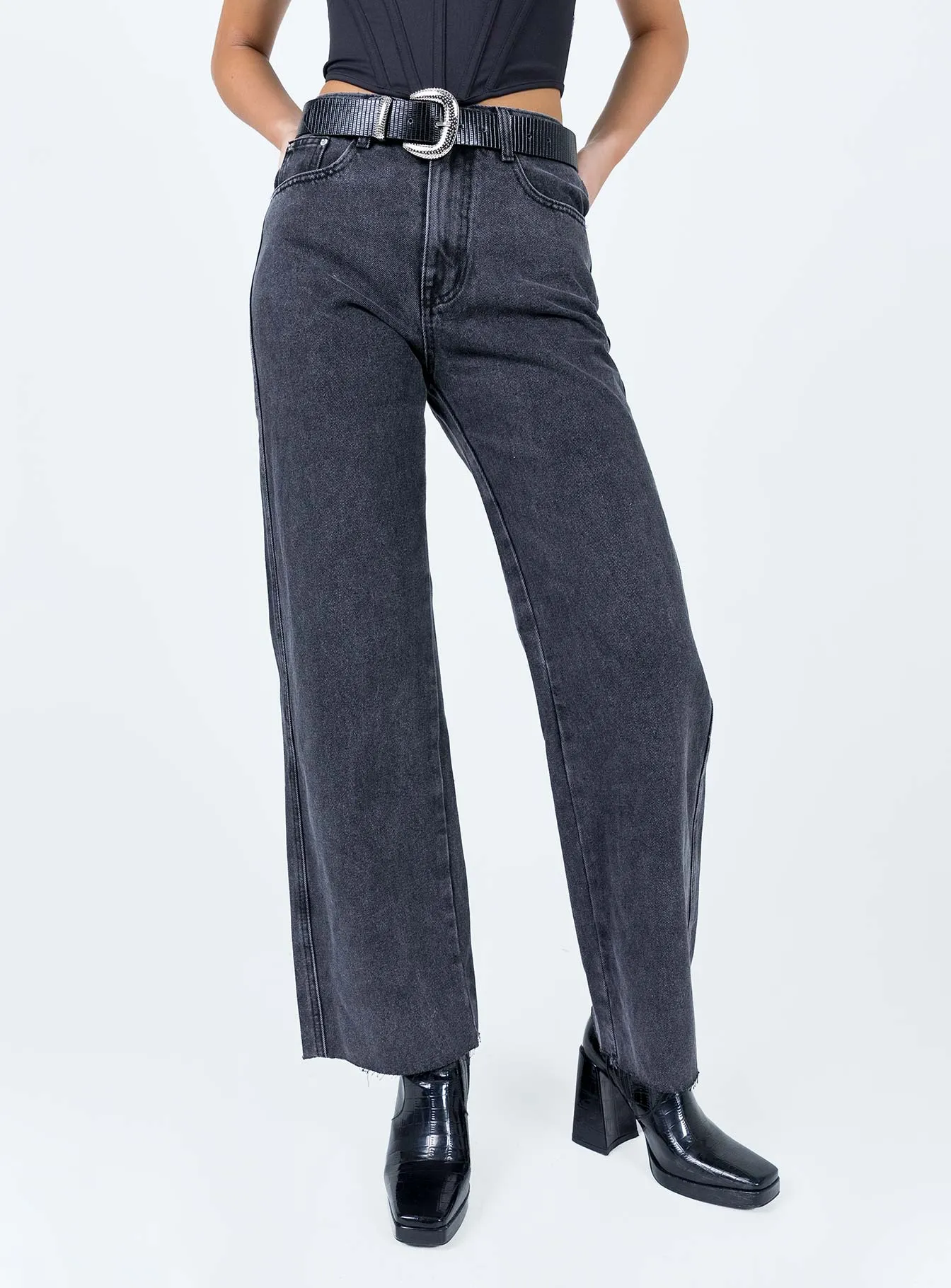 Elegant Bold Look Neutral Tone Arlington High Rise Straight Leg Denim Jeans Black