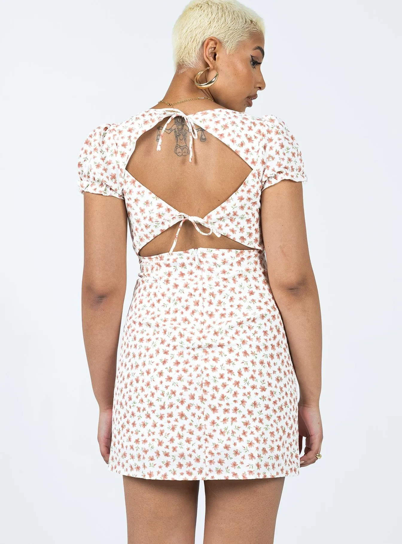 Scene Soft Bohemian Look Kacey Mini Dress White Floral