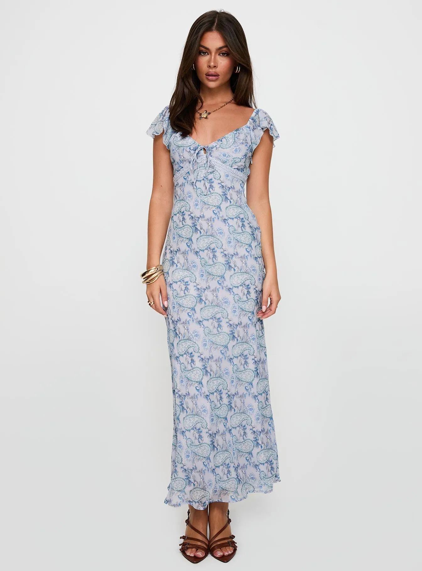 Casual yet elegant outfit Dahleia Maxi Dress Blue Paisley