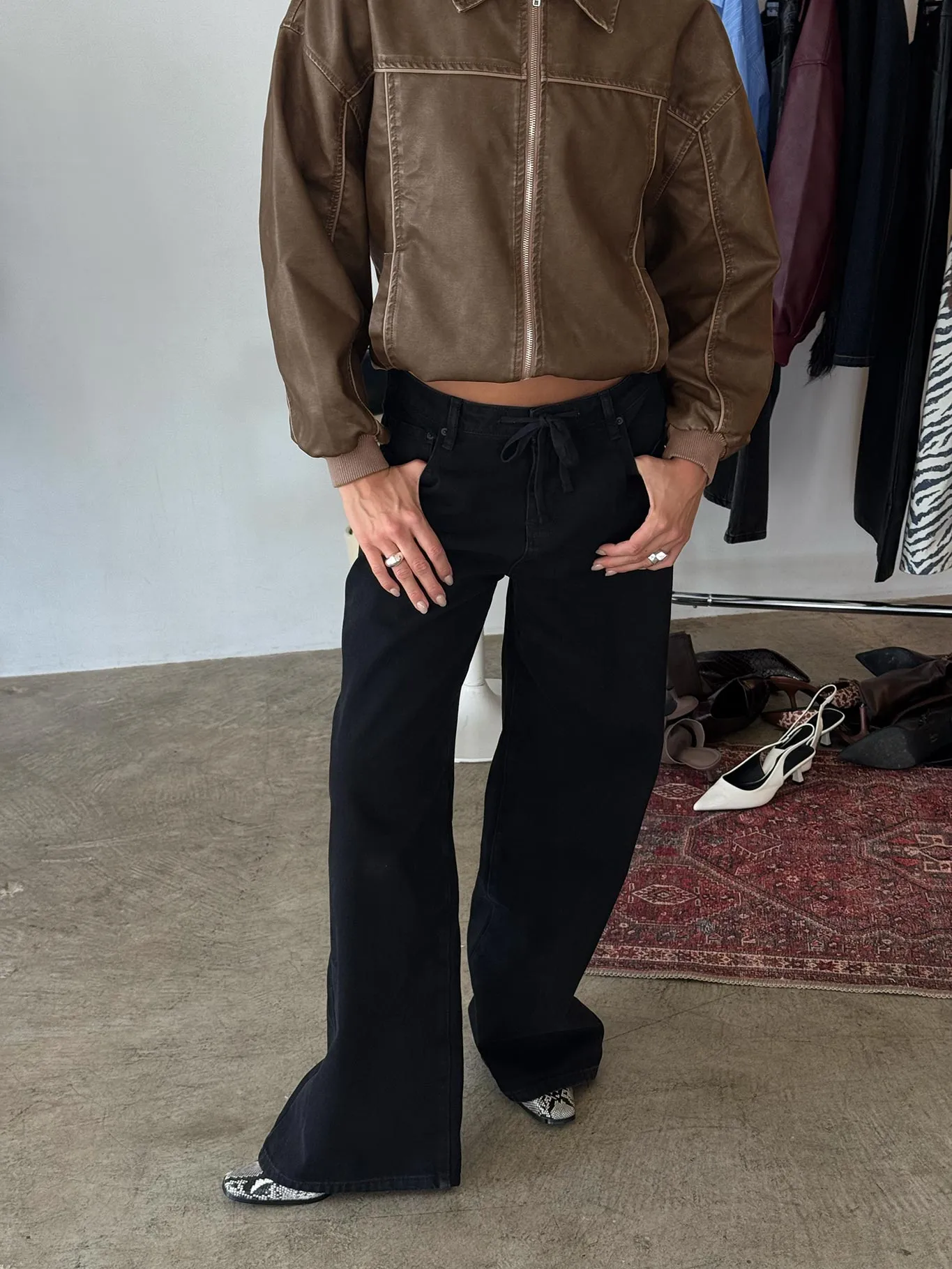 Mellowed Out Low Rise Straight Leg Jeans Washed Black Anywhere Fit