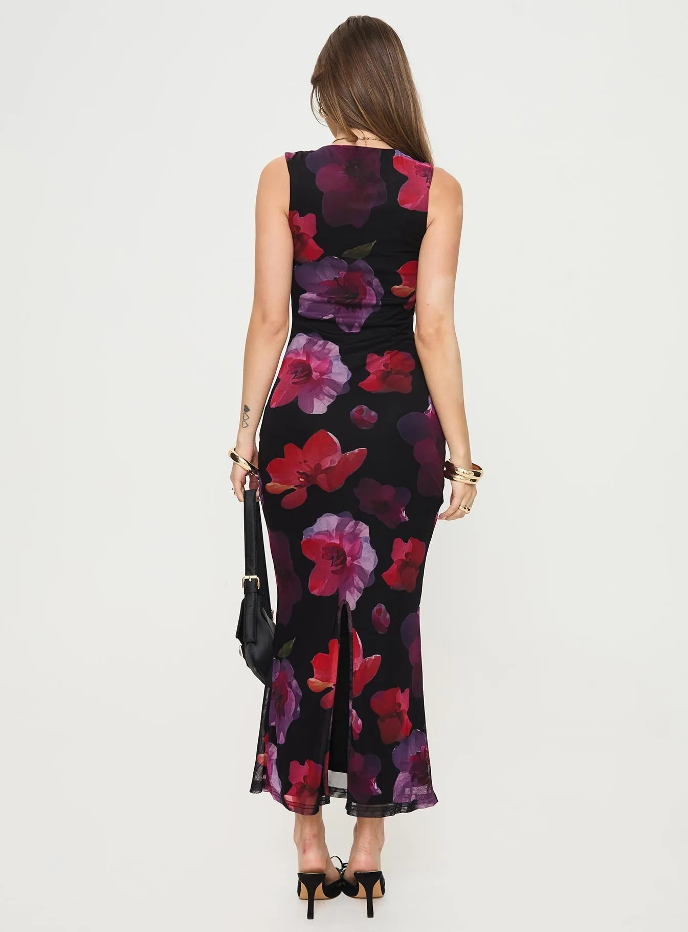 With its graceful design this dress creates a polished look for any occasion Silk Drape Eviana Maxi Dress Floral