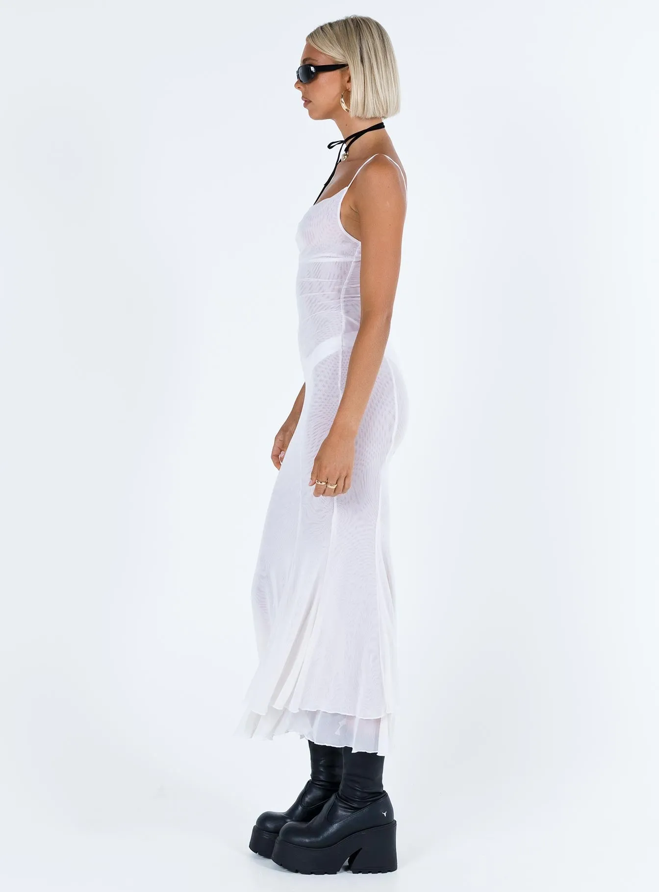 This maxi dress can be worn with a variety of shoes and accessories to create a unique look This dress is designed to highlight your natural figure while providing ultimate comfort Sikora Vintage Maxi Dress White